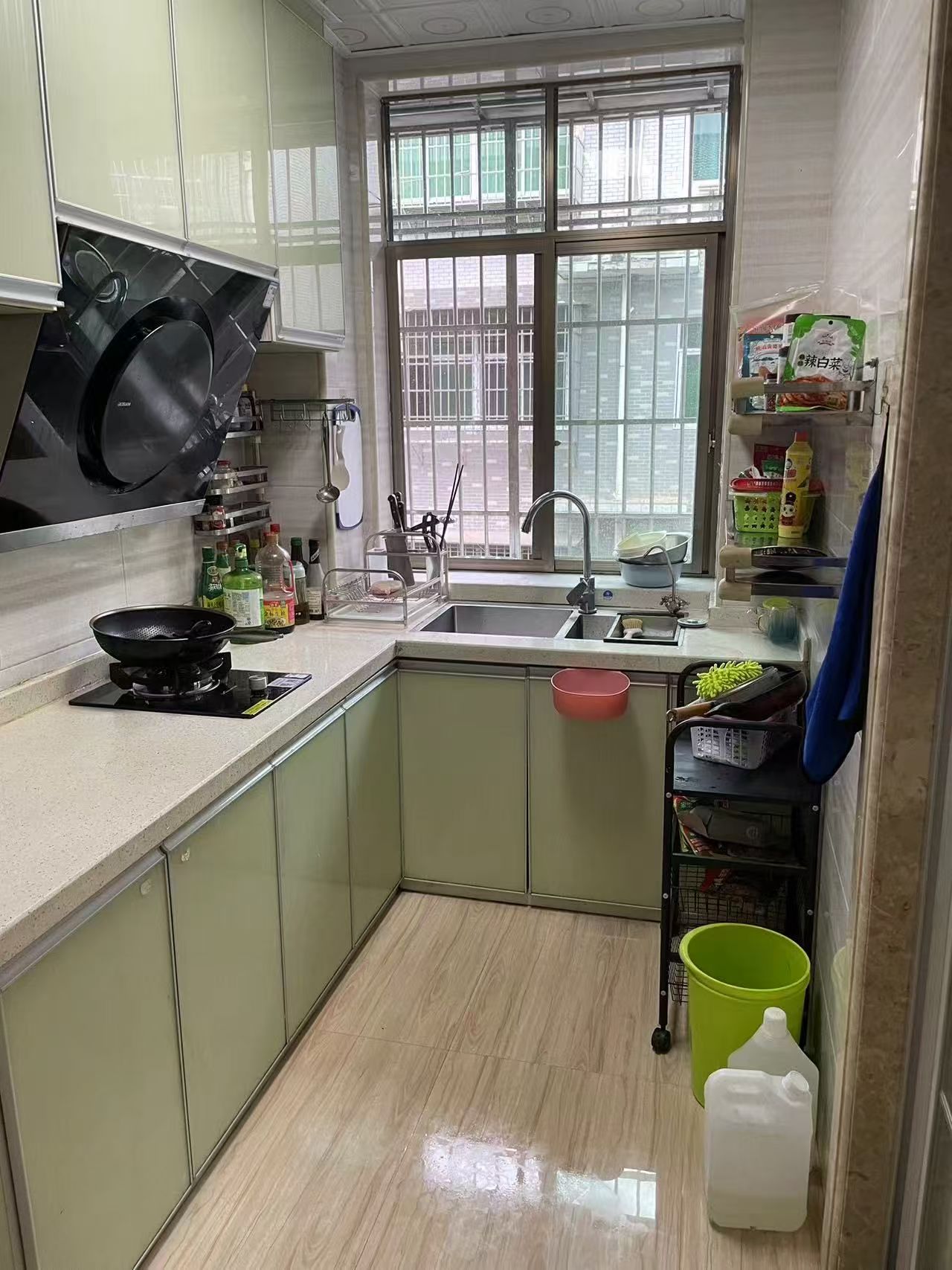 互助小区  3室2厅1卫   1500.00元/月室内图