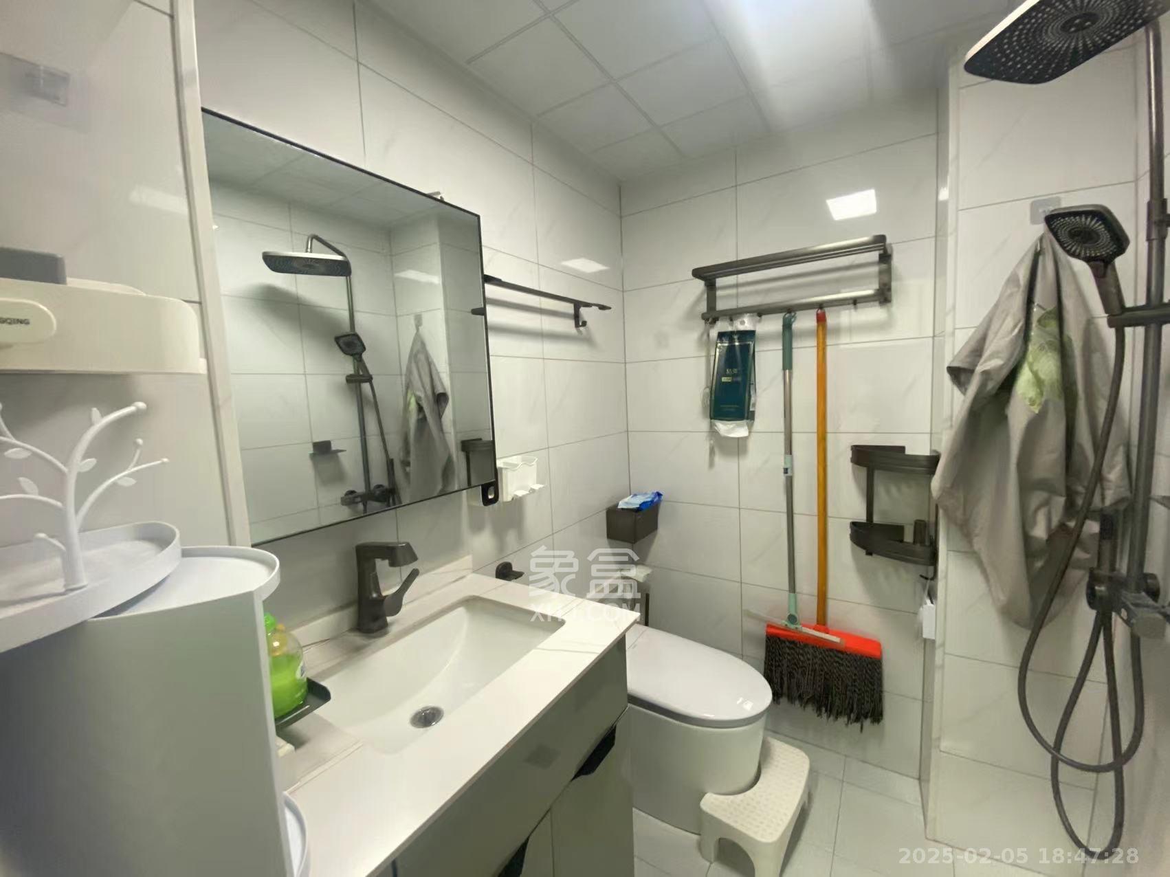 嘉雨兴园 1室1厅1卫 2000.0元/月 嘉雨兴园 1室1厅1卫 2000.0元/月室内图