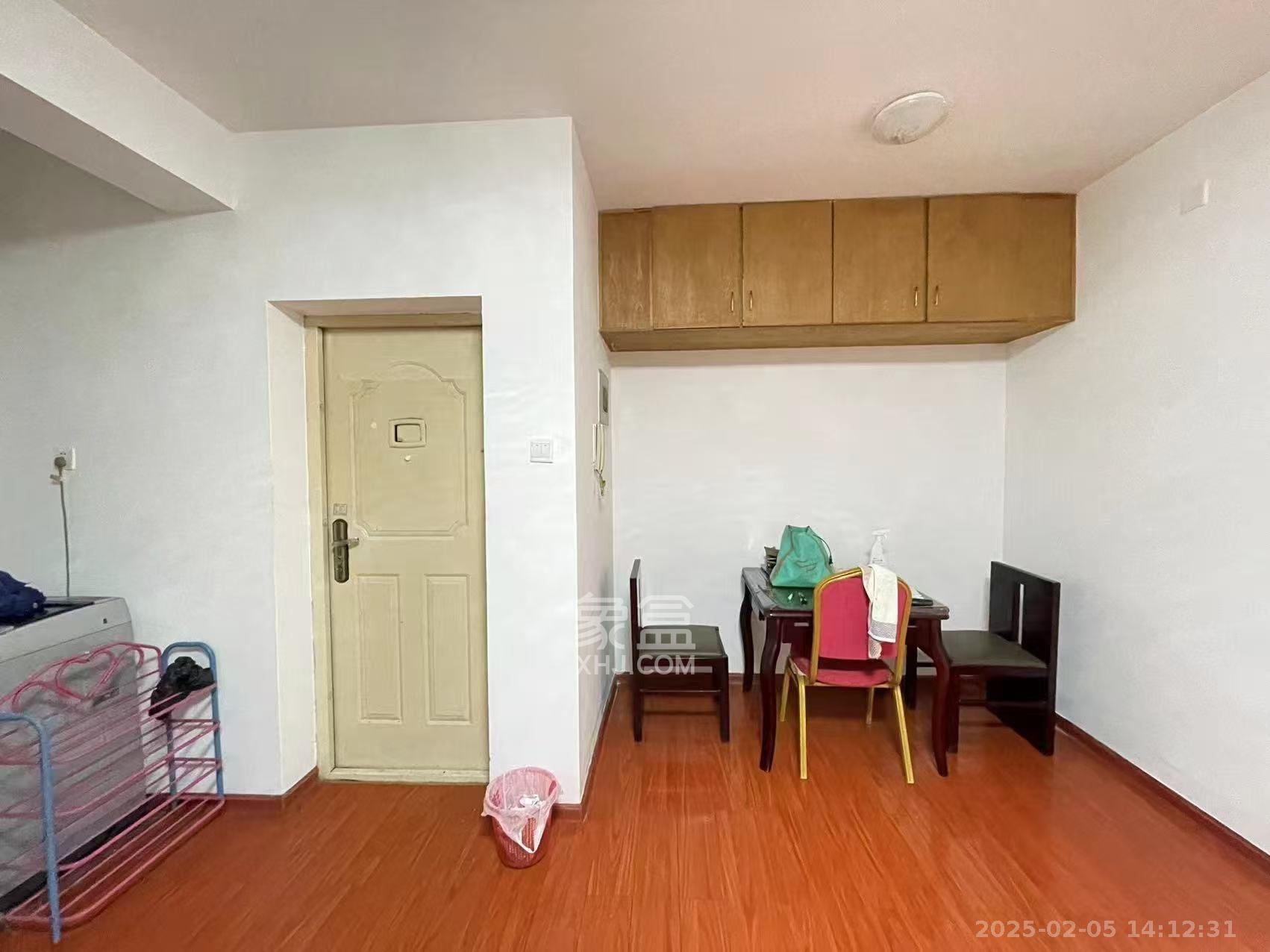 江南公寓  2室1厅1卫    1700.0元/月 江南公寓  2室1厅1卫    1700.0元/月室内图