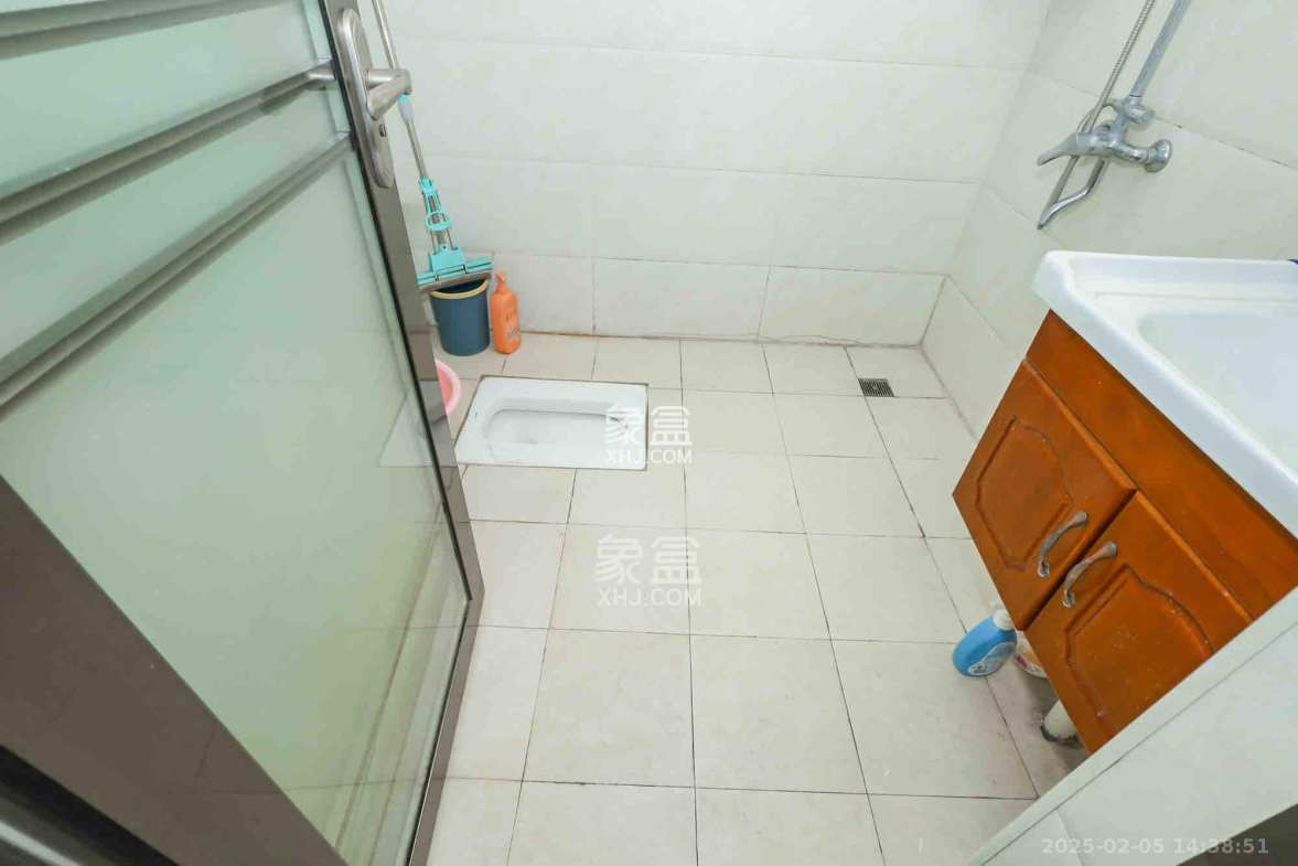 世茂铂翠湾二期  5室2厅3卫    4500.0元/月 世茂铂翠湾二期  5室2厅3卫    4500.0元/月室内图