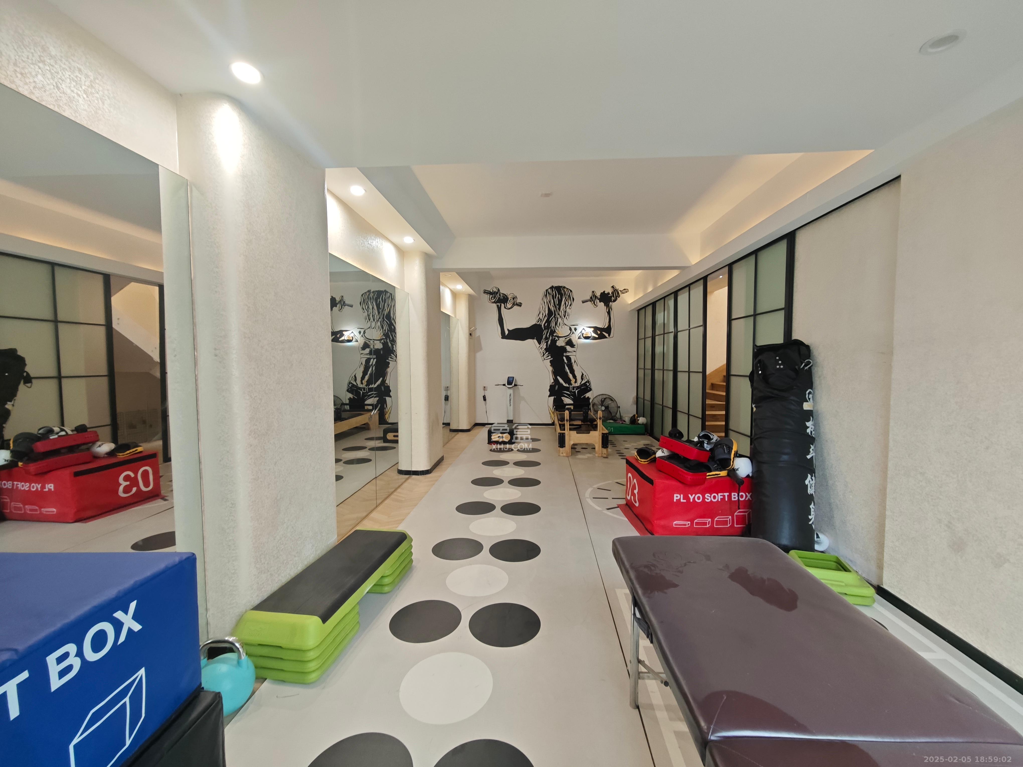 珠江郦城璞墅  6室2厅2卫    7500.0元/月 珠江郦城璞墅  6室2厅2卫    7500.0元/月室内图