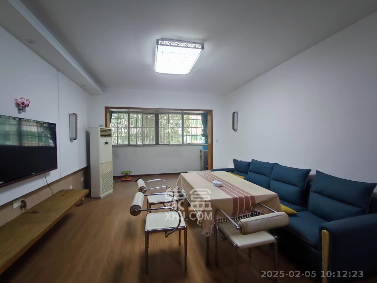 咸嘉新村嘉明苑 3室2厅2卫 2300.0元/月 咸嘉新村嘉明苑 3室2厅2卫 2300.0元/月室内图