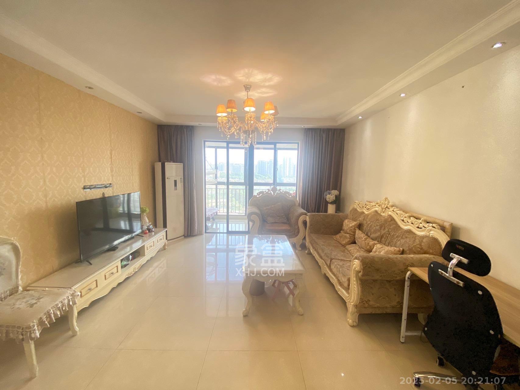 钱隆樽品(一、二、三期) 3室2厅2卫 3000.0元/月 钱隆樽品(一、二、三期) 3室2厅2卫 3000.0元/月室内图