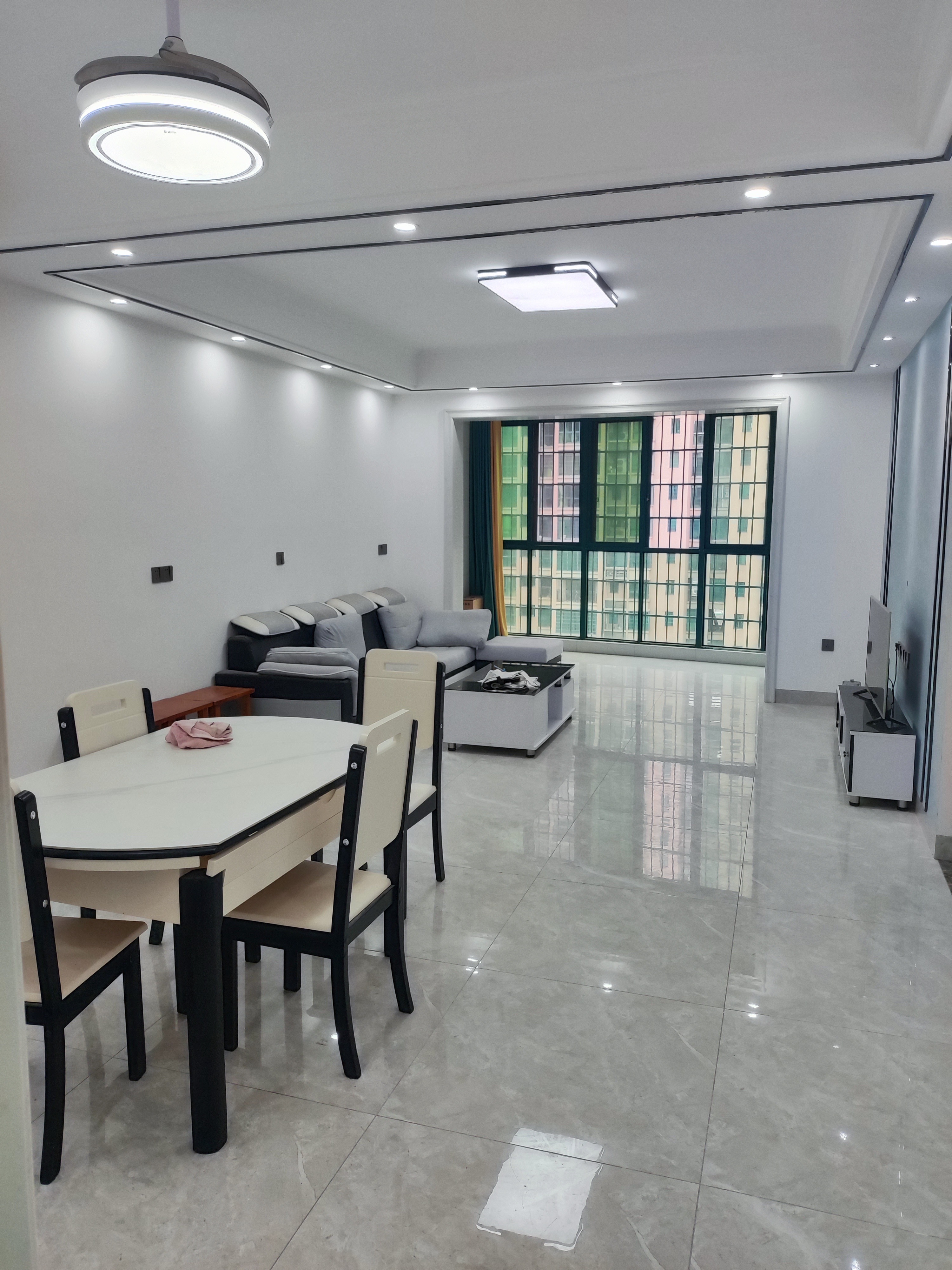 湘粤名城 3室2厅2卫 2500.0元/月 湘粤名城 3室2厅2卫 2500.0元/月室内图