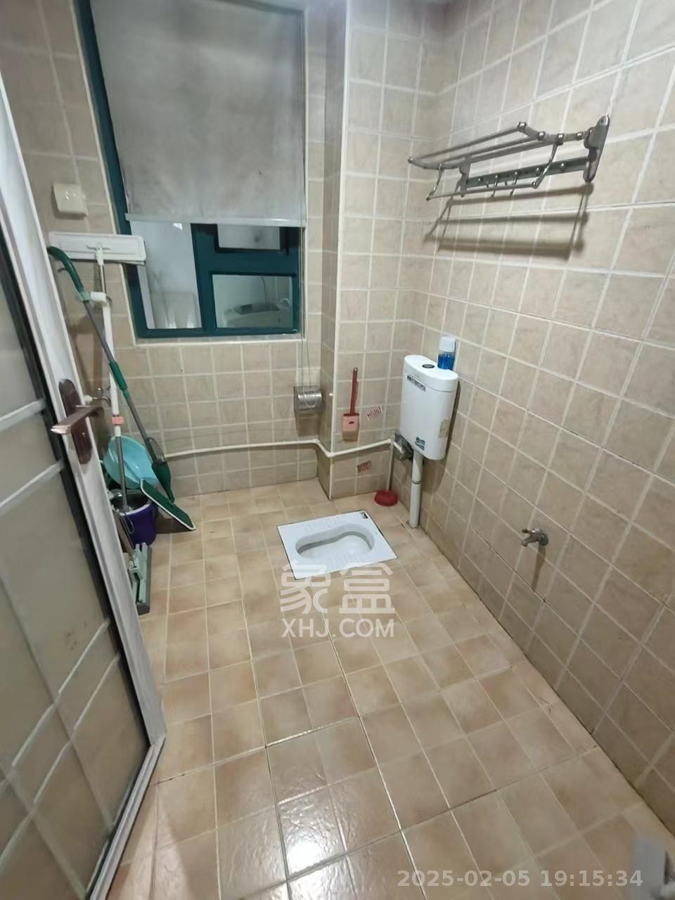 金色华庭 3室2厅1卫 3500.0元/月 金色华庭 3室2厅1卫 3500.0元/月室内图