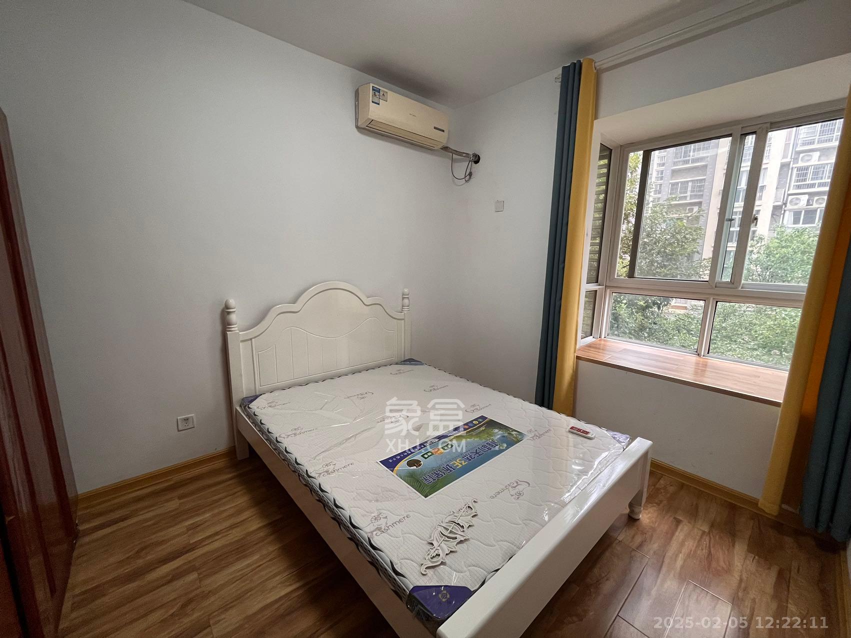 嘉盛华庭(一期、二期、三期)  3室2厅1卫    2400.0元/月 嘉盛华庭(一期、二期、三期)  3室2厅1卫    2400.0元/月室内图