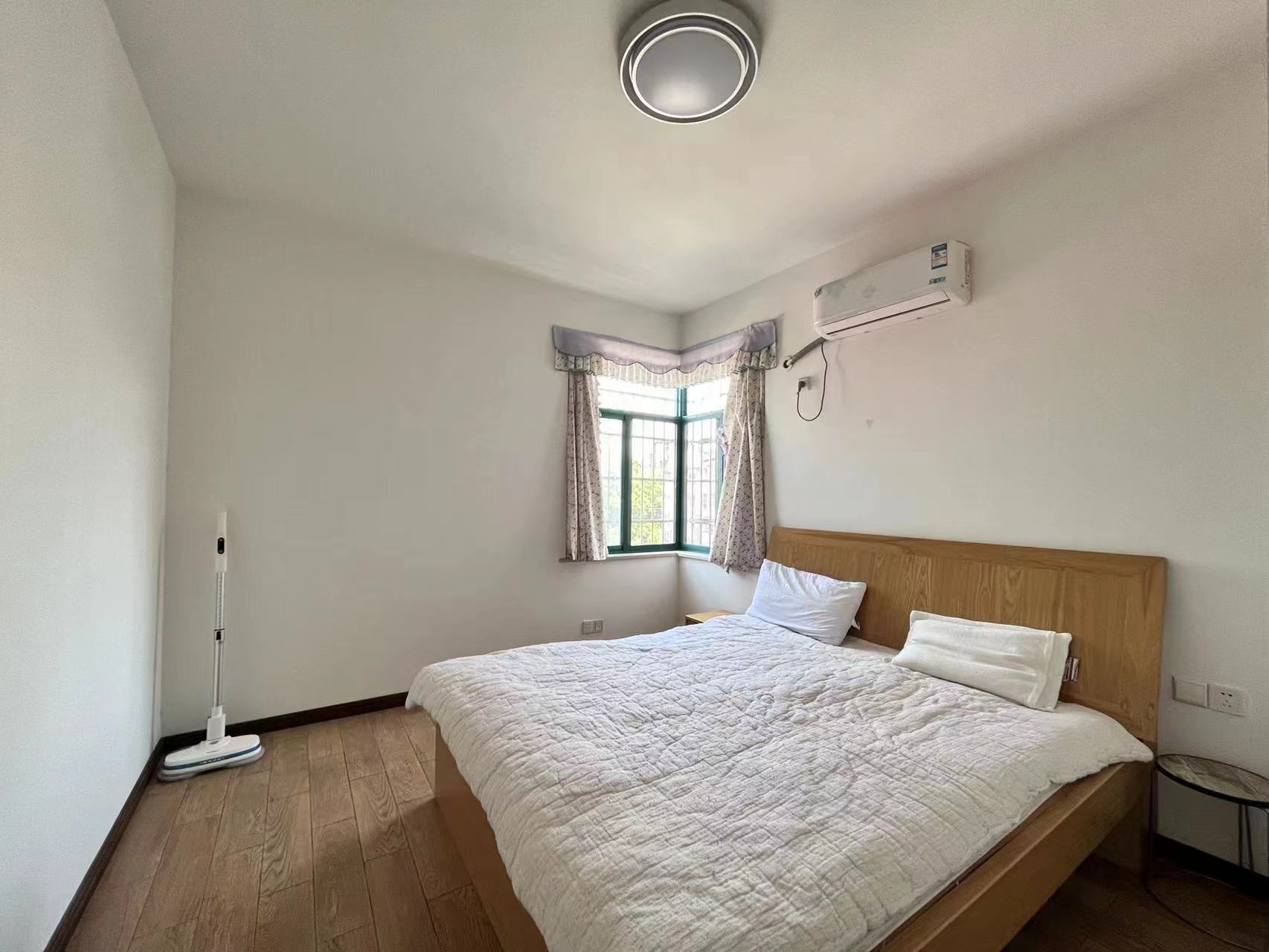 家和兴苑  3室2厅2卫    54.0万 家和兴苑  3室2厅2卫    54.0万客厅