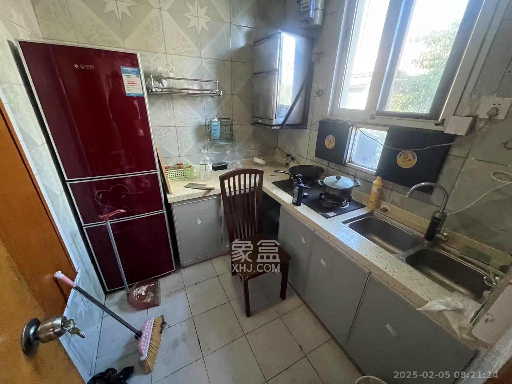 农机宿舍(省农机局大院宿舍)  4室2厅1卫    3000.0元/月 农机宿舍(省农机局大院宿舍)  4室2厅1卫    3000.0元/月室内图