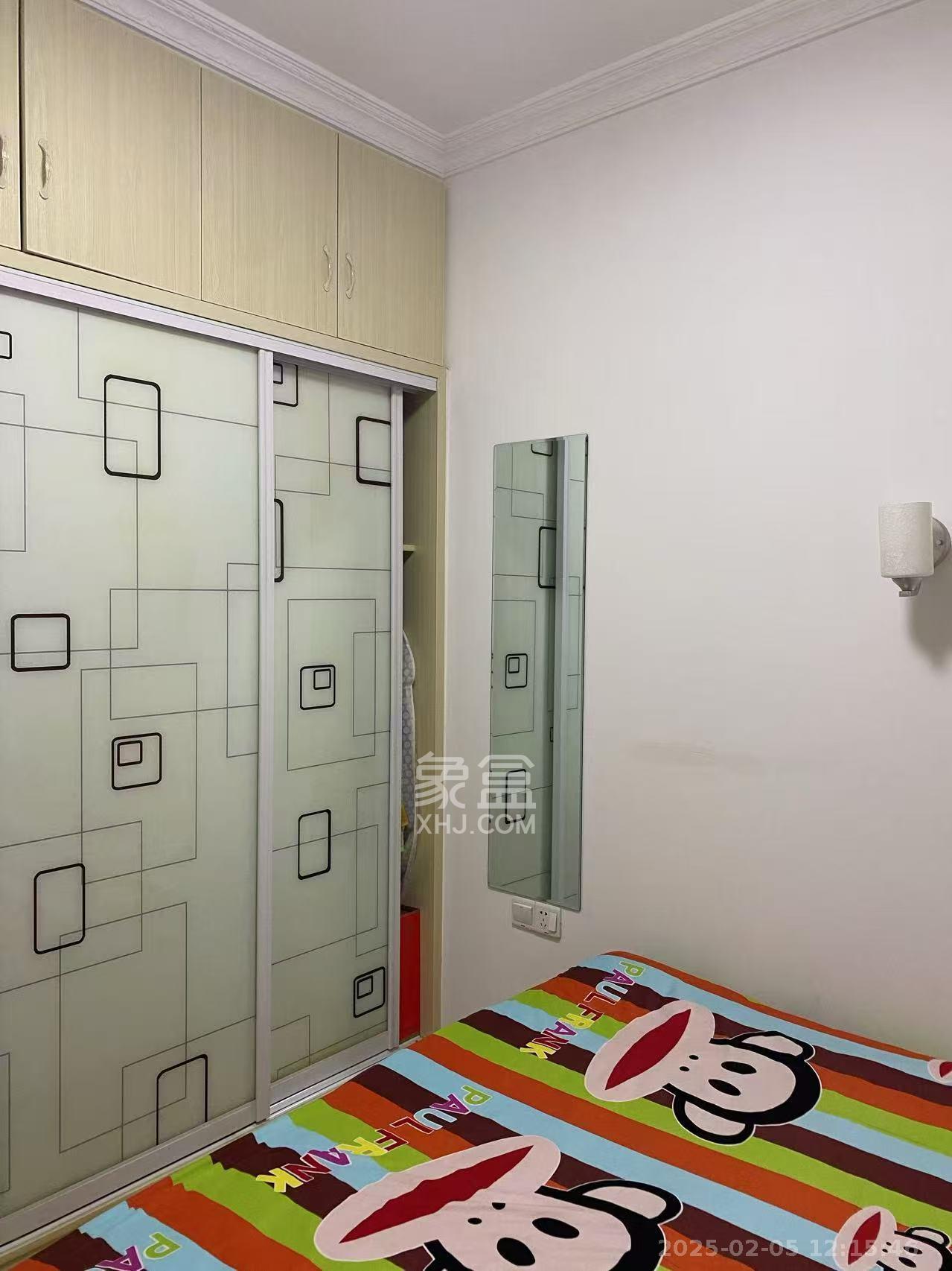 洋湖时代  3室2厅1卫   2500.00元/月室内图
