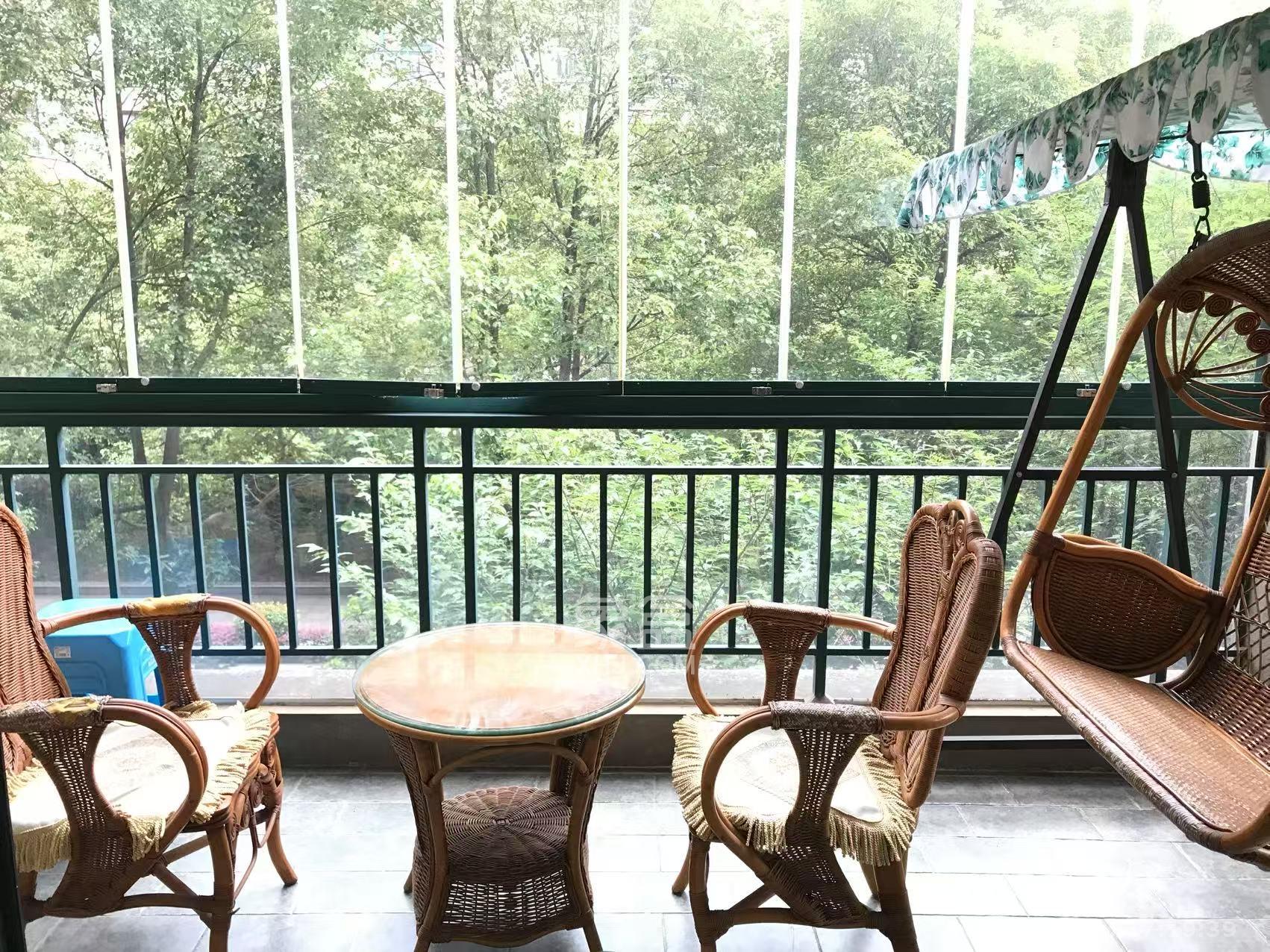 星城世家  4室2厅2卫    4200.0元/月 星城世家  4室2厅2卫    4200.0元/月室内图