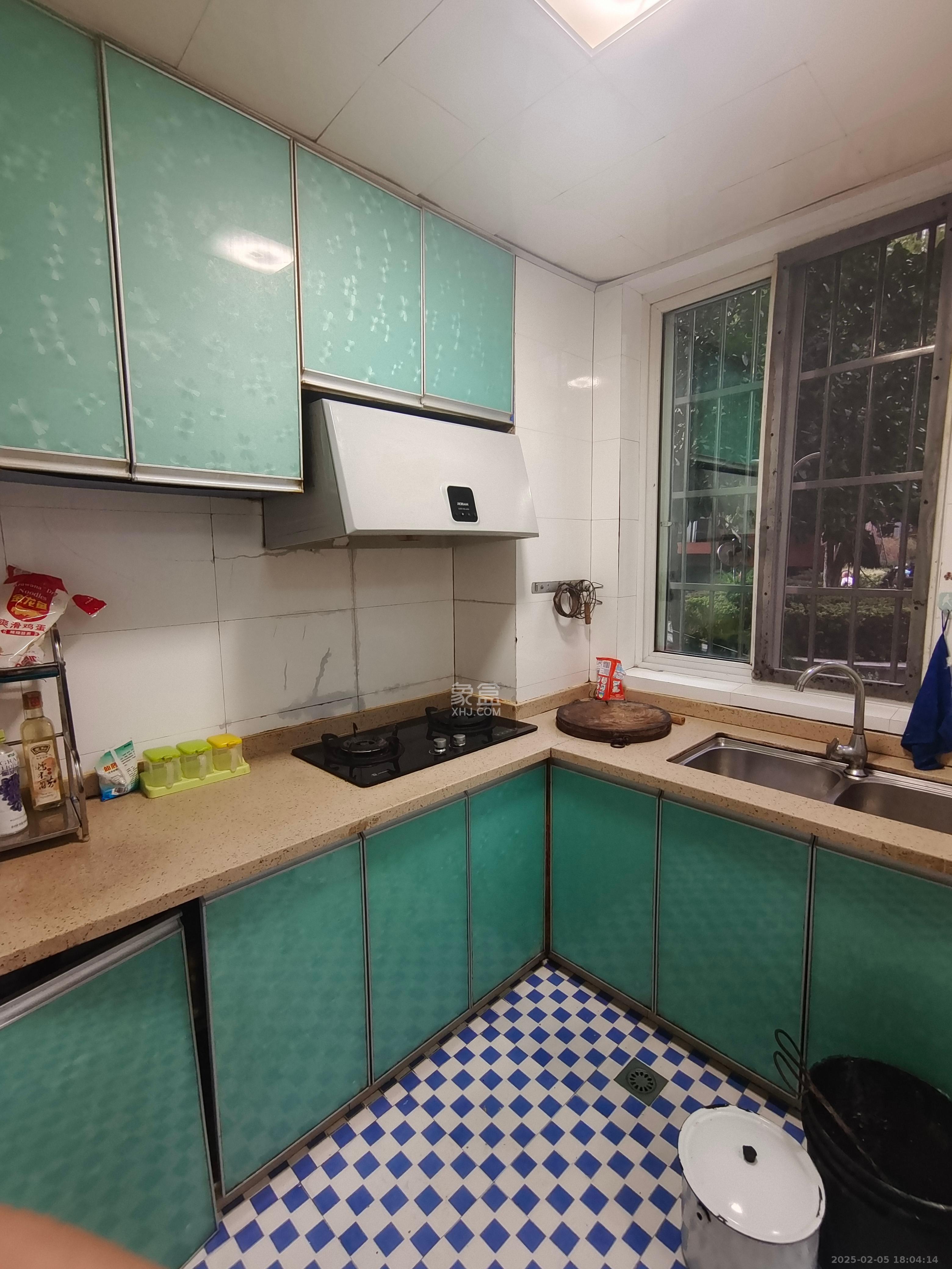 圣力华苑  3室2厅2卫    1800.0元/月 圣力华苑  3室2厅2卫    1800.0元/月室内图