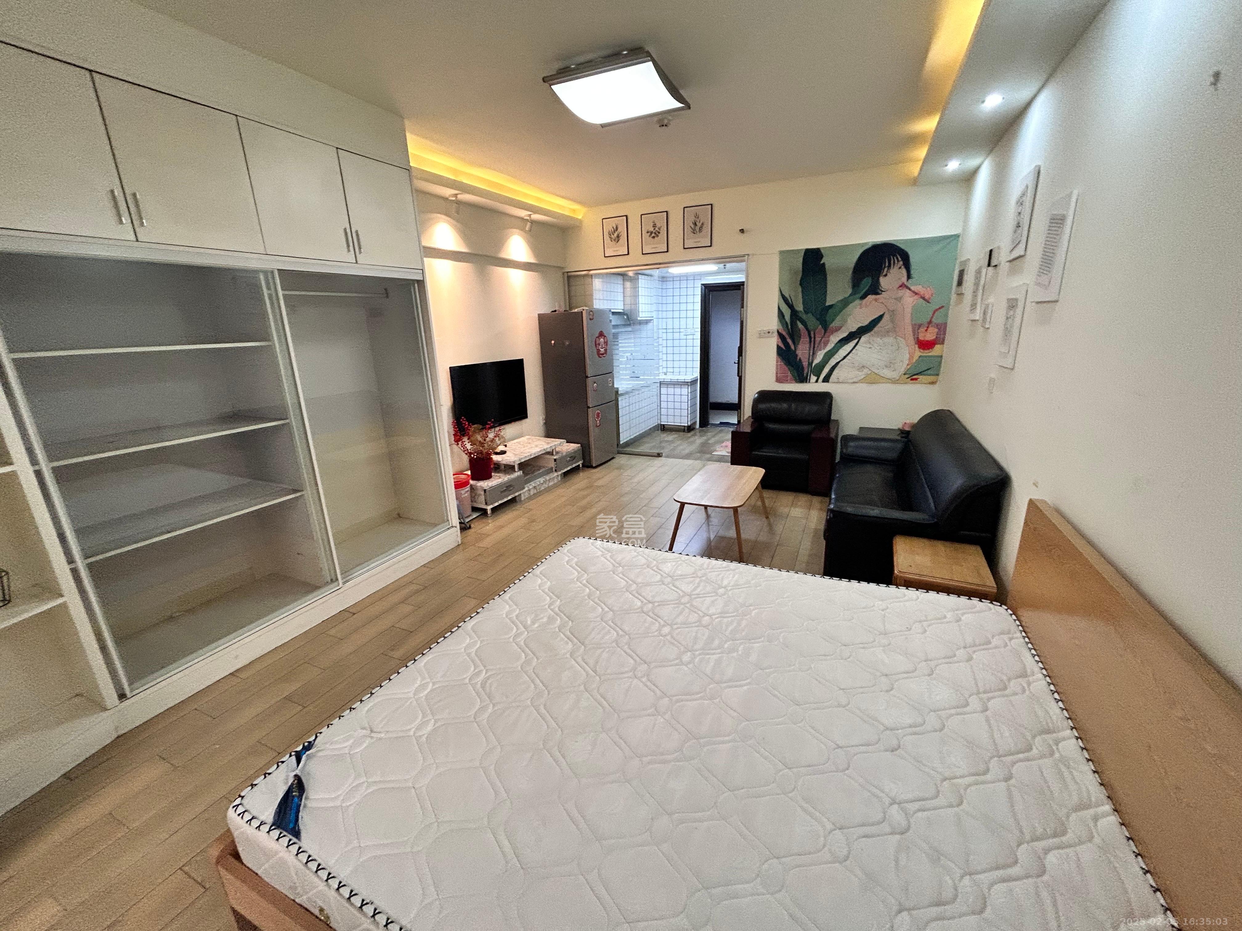 七彩丽都  1室1厅1卫   2100.00元/月室内图