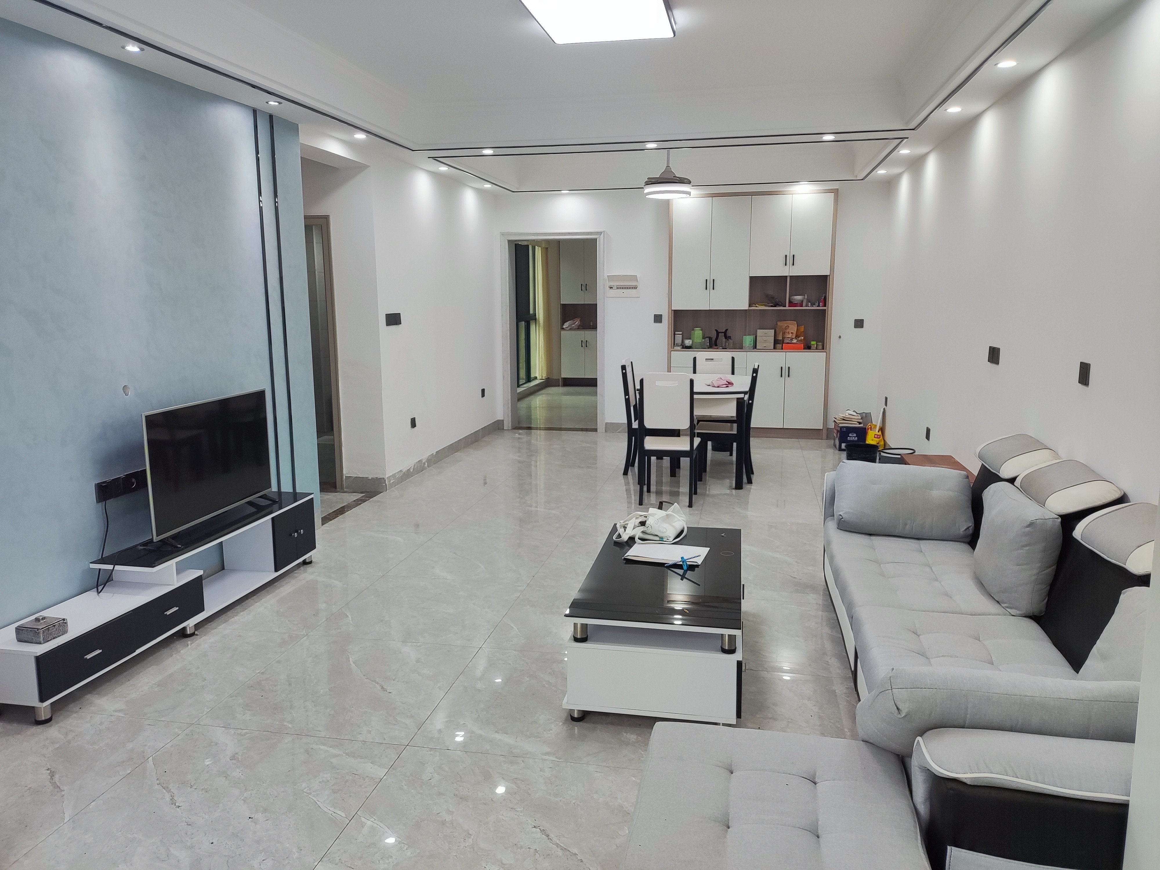 湘粤名城 3室2厅2卫 2500.0元/月 湘粤名城 3室2厅2卫 2500.0元/月室内图