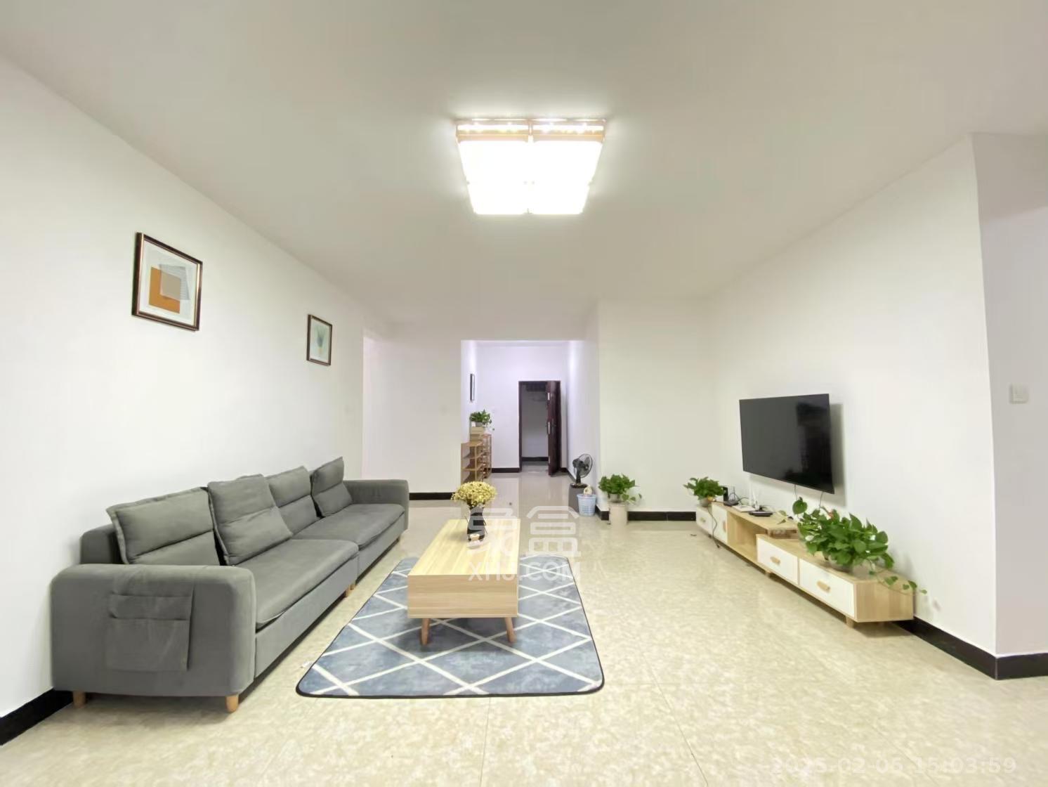 克拉美丽山庄(晟领国际)  2室2厅1卫    2200.0元/月 克拉美丽山庄(晟领国际)  2室2厅1卫    2200.0元/月室内图