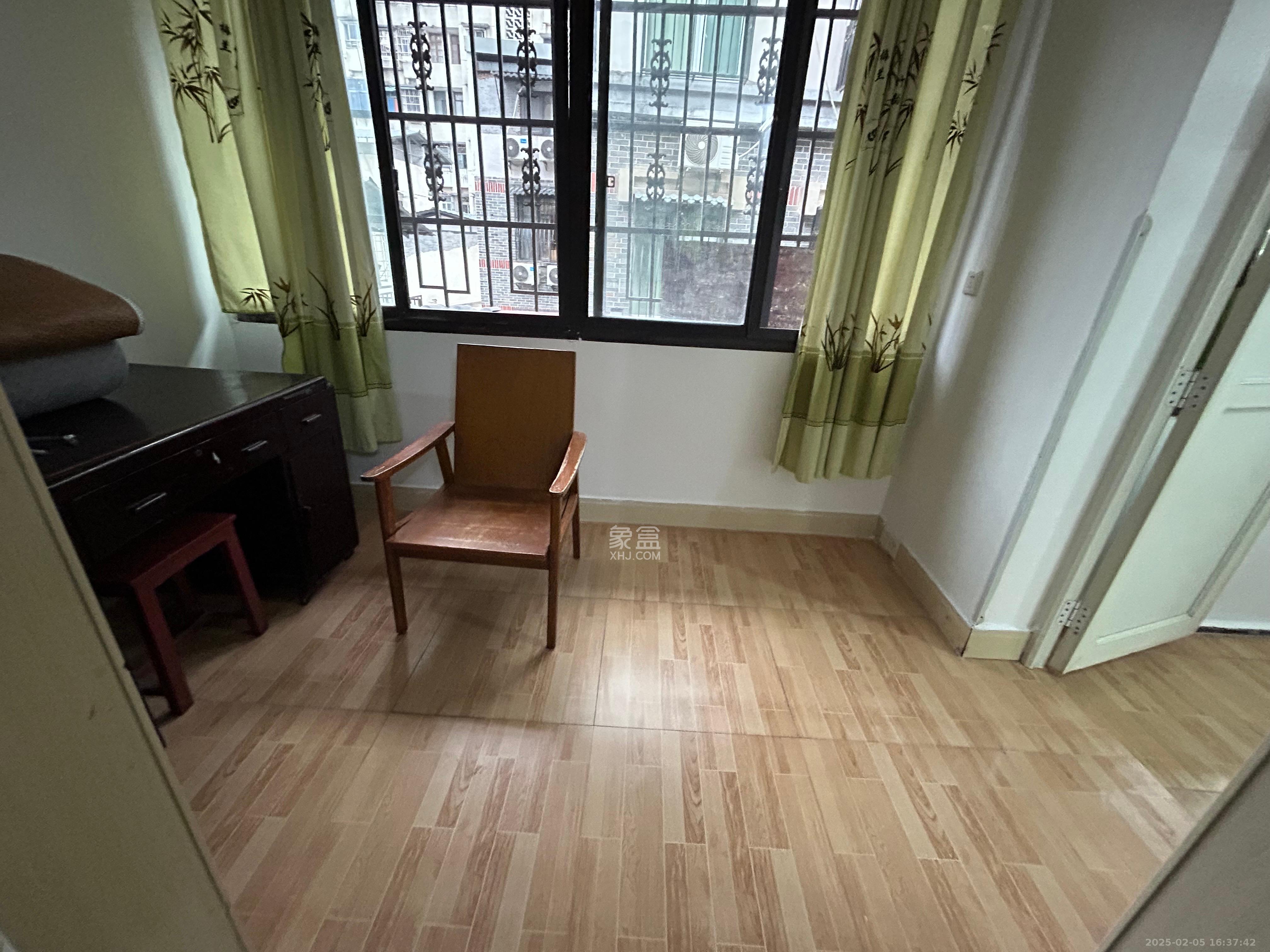 登隆街散盘 2室1厅1卫 2600.0元/月 登隆街散盘 2室1厅1卫 2600.0元/月室内图