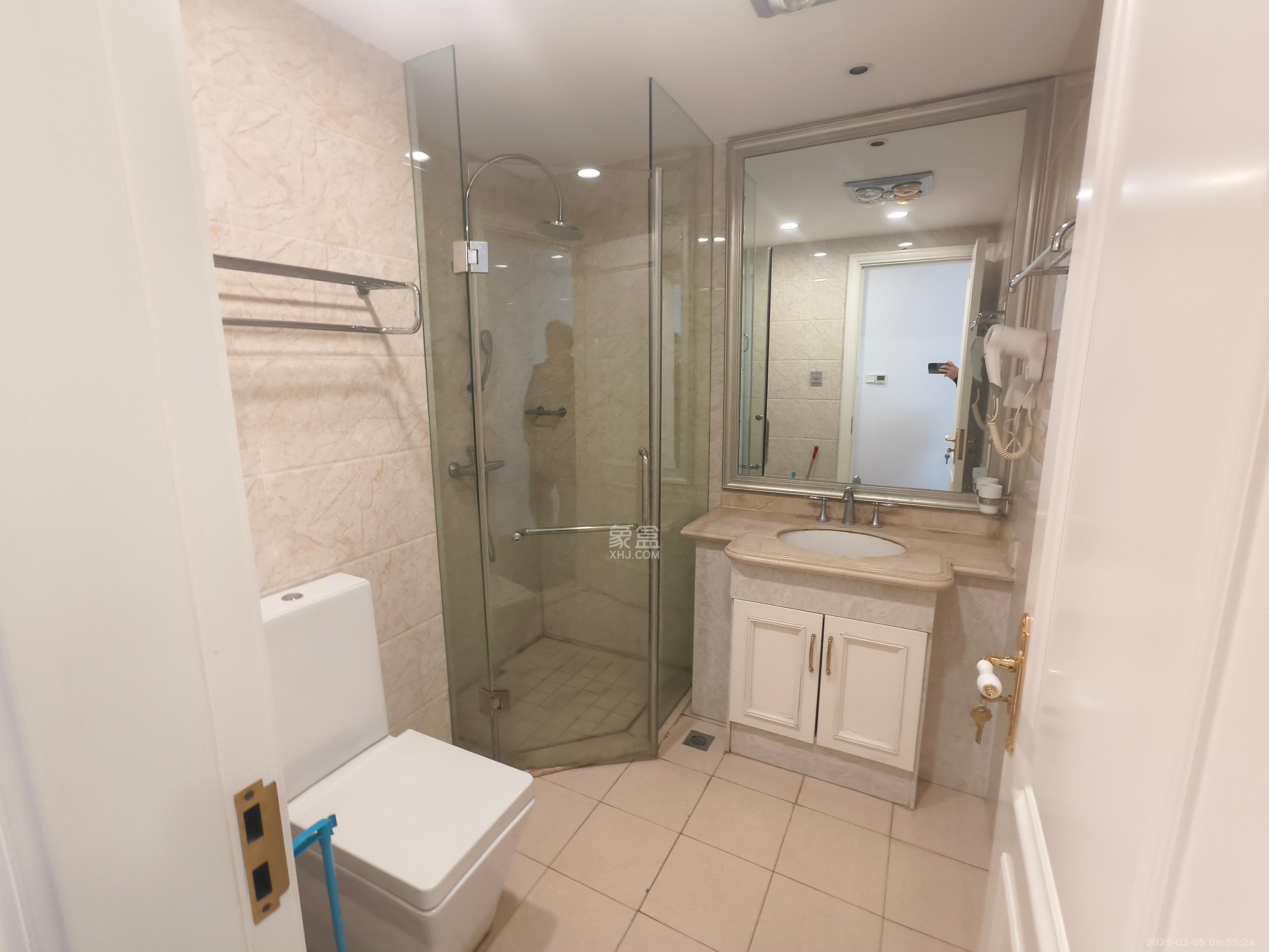 金茂梅溪湖 4室2厅3卫 9000.0元/月 金茂梅溪湖 4室2厅3卫 9000.0元/月室内图