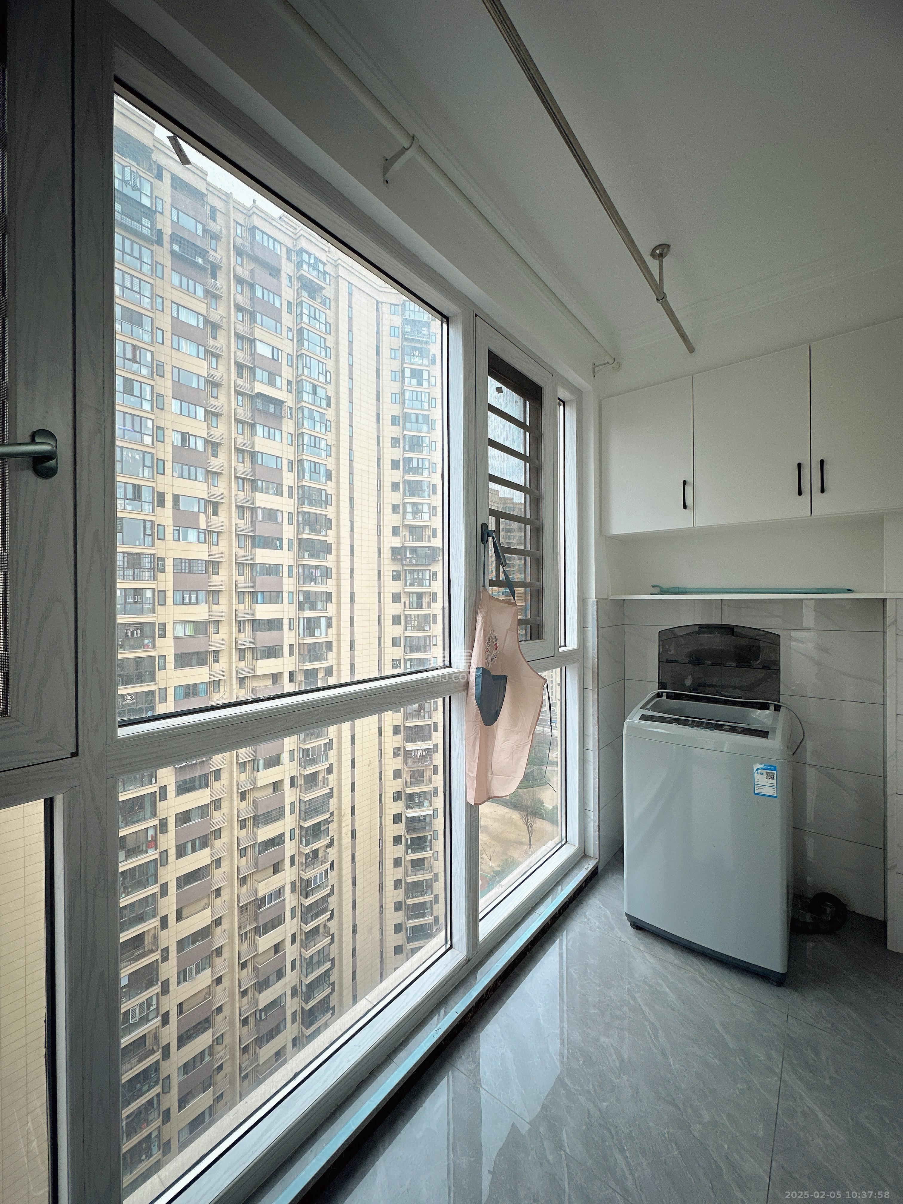 保利香槟国际  3室2厅1卫    2300.0元/月 保利香槟国际  3室2厅1卫    2300.0元/月室内图