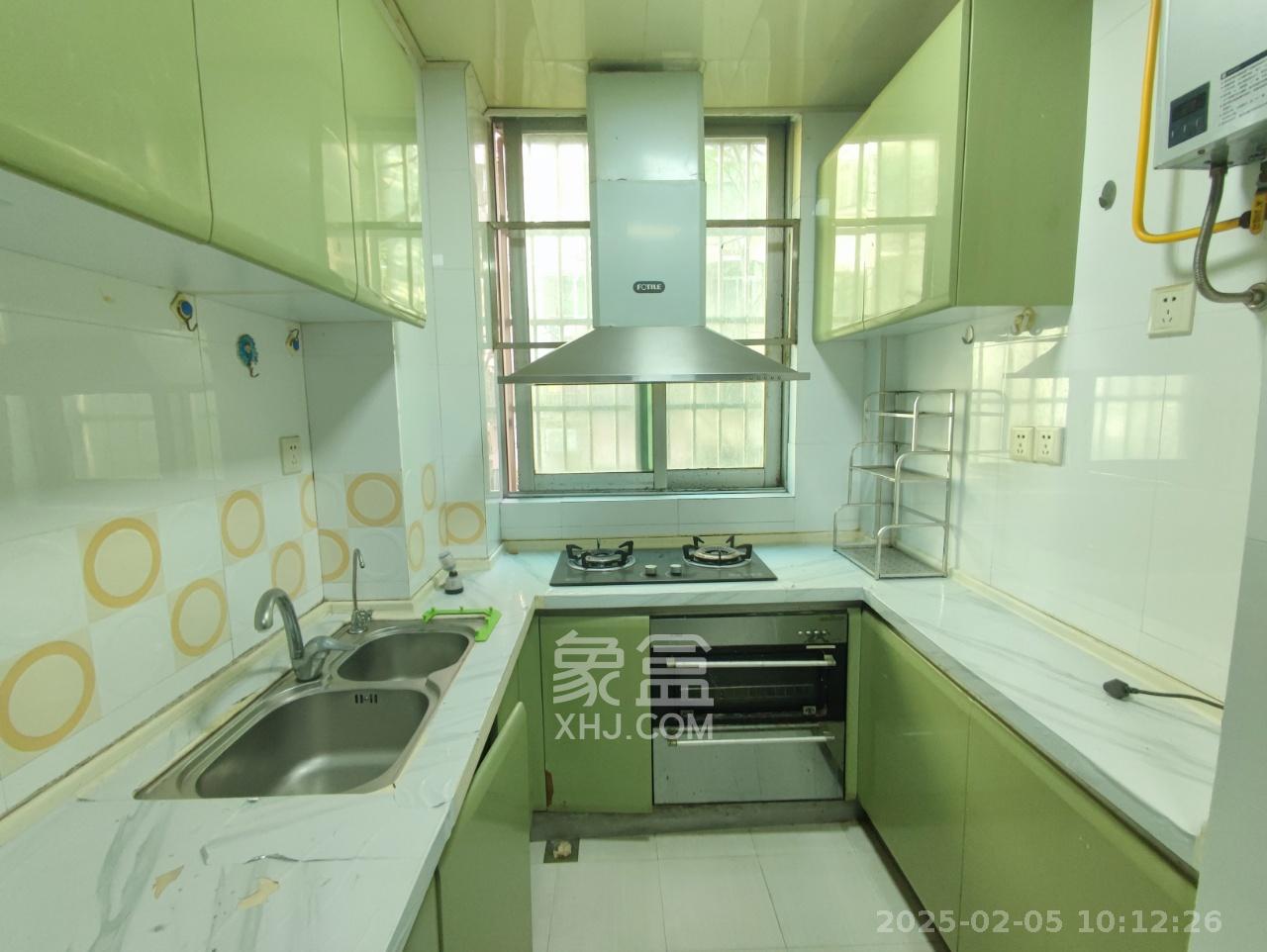 咸嘉新村嘉明苑 3室2厅2卫 2300.0元/月 咸嘉新村嘉明苑 3室2厅2卫 2300.0元/月室内图