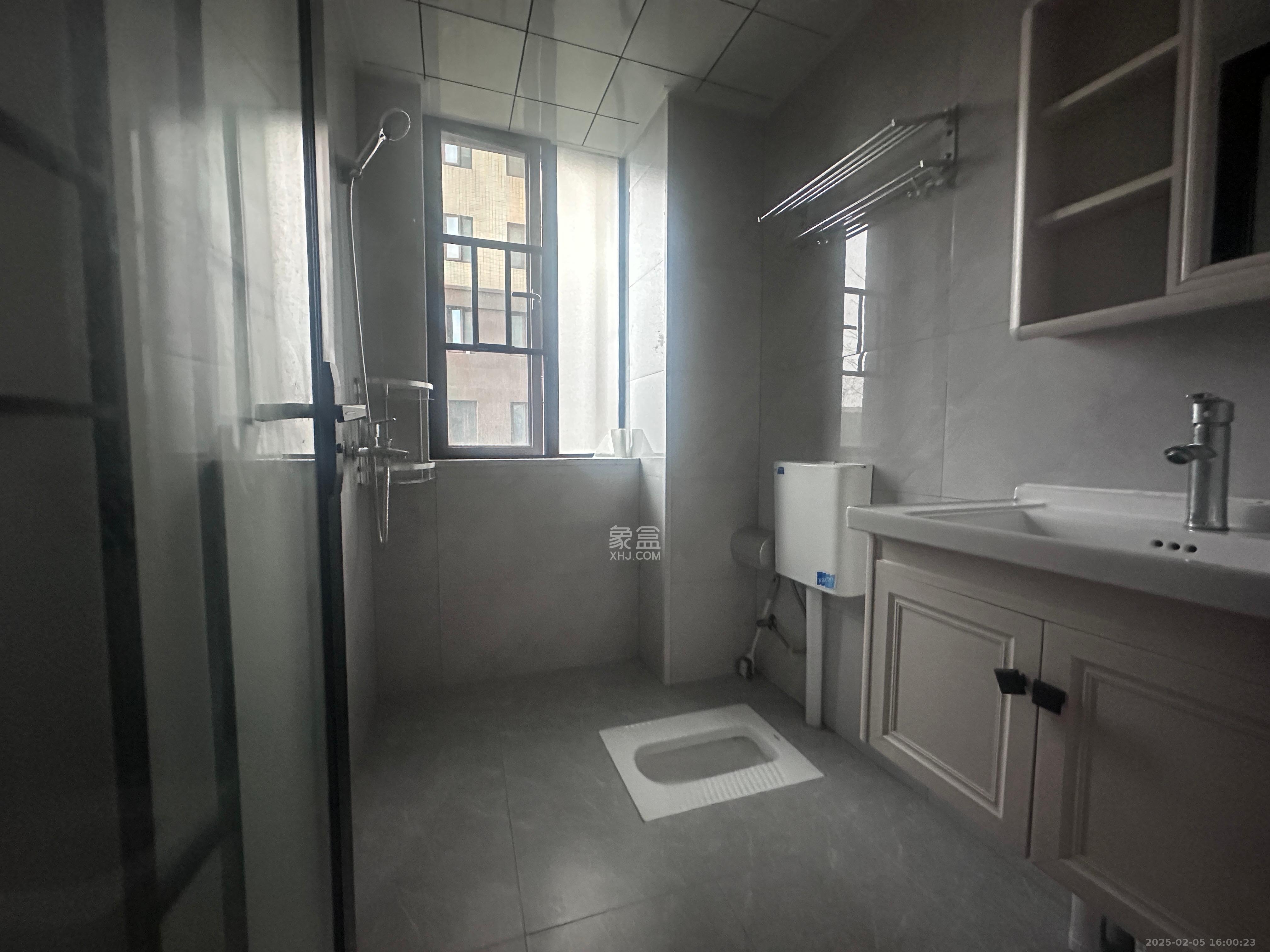 惟泽园 3室2厅2卫 3200.0元/月 惟泽园 3室2厅2卫 3200.0元/月室内图