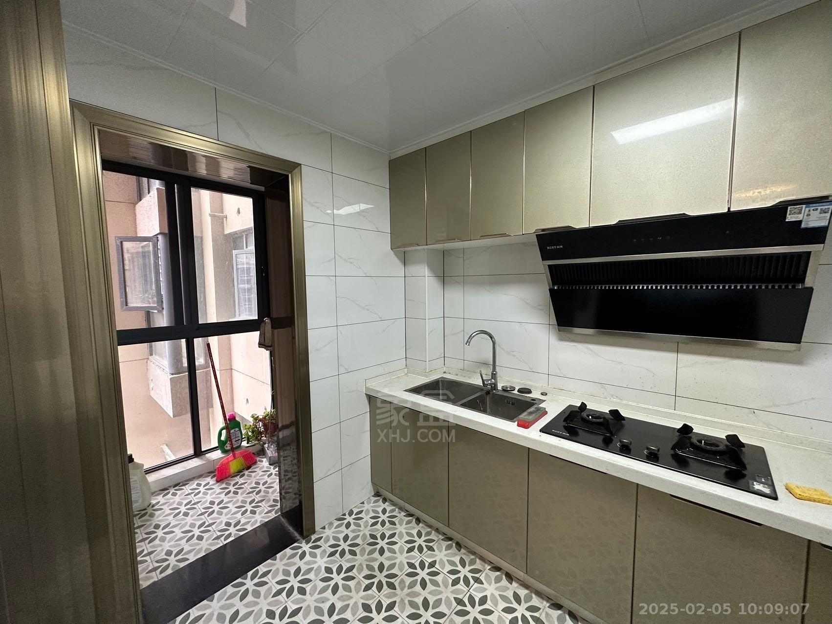 山水洲城华晨第一城 2室2厅1卫 1700.0元/月 山水洲城华晨第一城 2室2厅1卫 1700.0元/月室内图