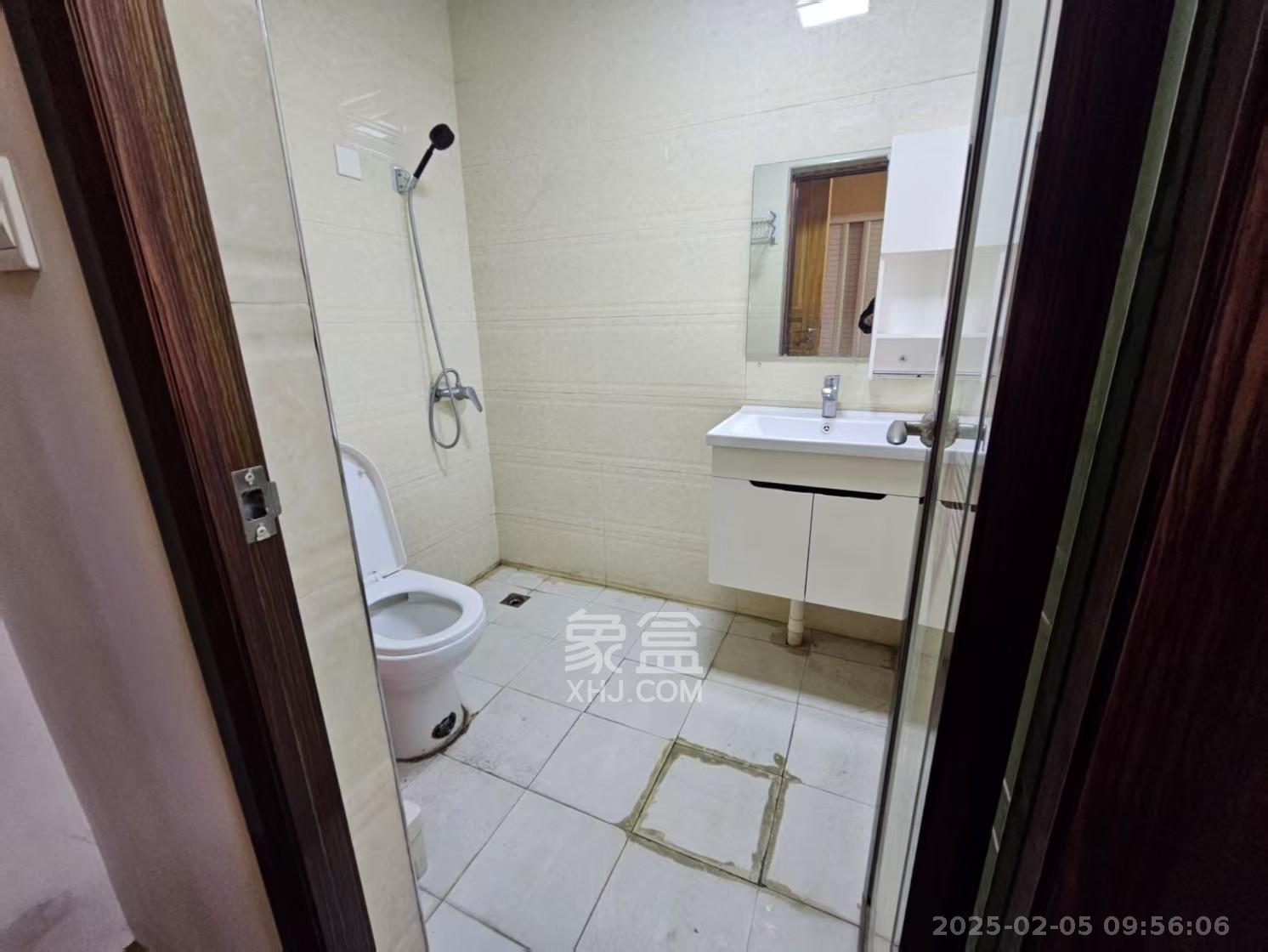 高信向日葵  3室2厅2卫    2700.0元/月 高信向日葵  3室2厅2卫    2700.0元/月室内图