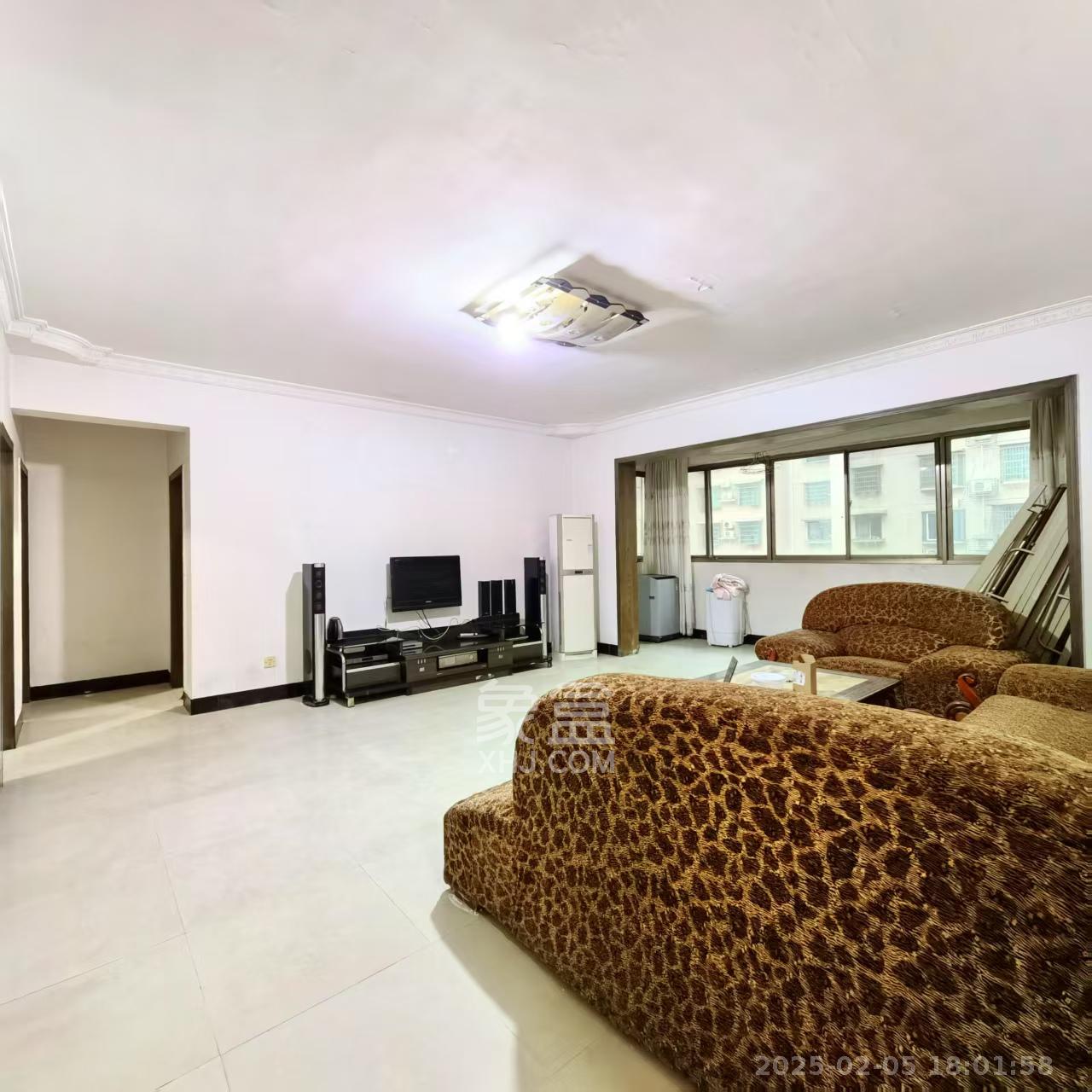 银路家园(公路局单位房)  3室2厅2卫    1350.0元/月 银路家园(公路局单位房)  3室2厅2卫    1350.0元/月户型图