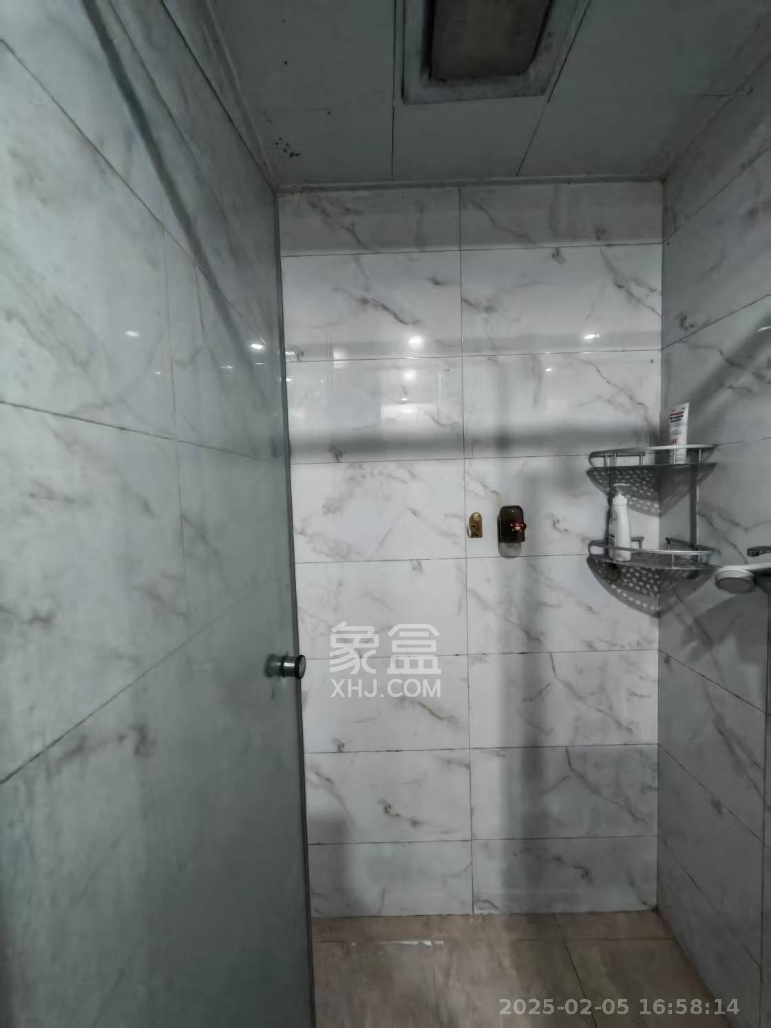 恒大御景湾 1室1厅1卫 1600.0元/月 恒大御景湾 1室1厅1卫 1600.0元/月室内图