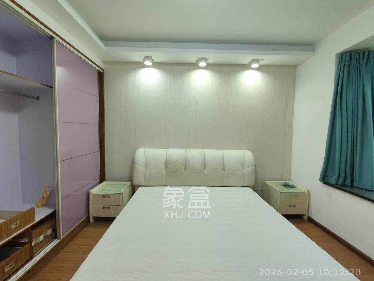 咸嘉新村嘉明苑 3室2厅2卫 2300.0元/月 咸嘉新村嘉明苑 3室2厅2卫 2300.0元/月室内图