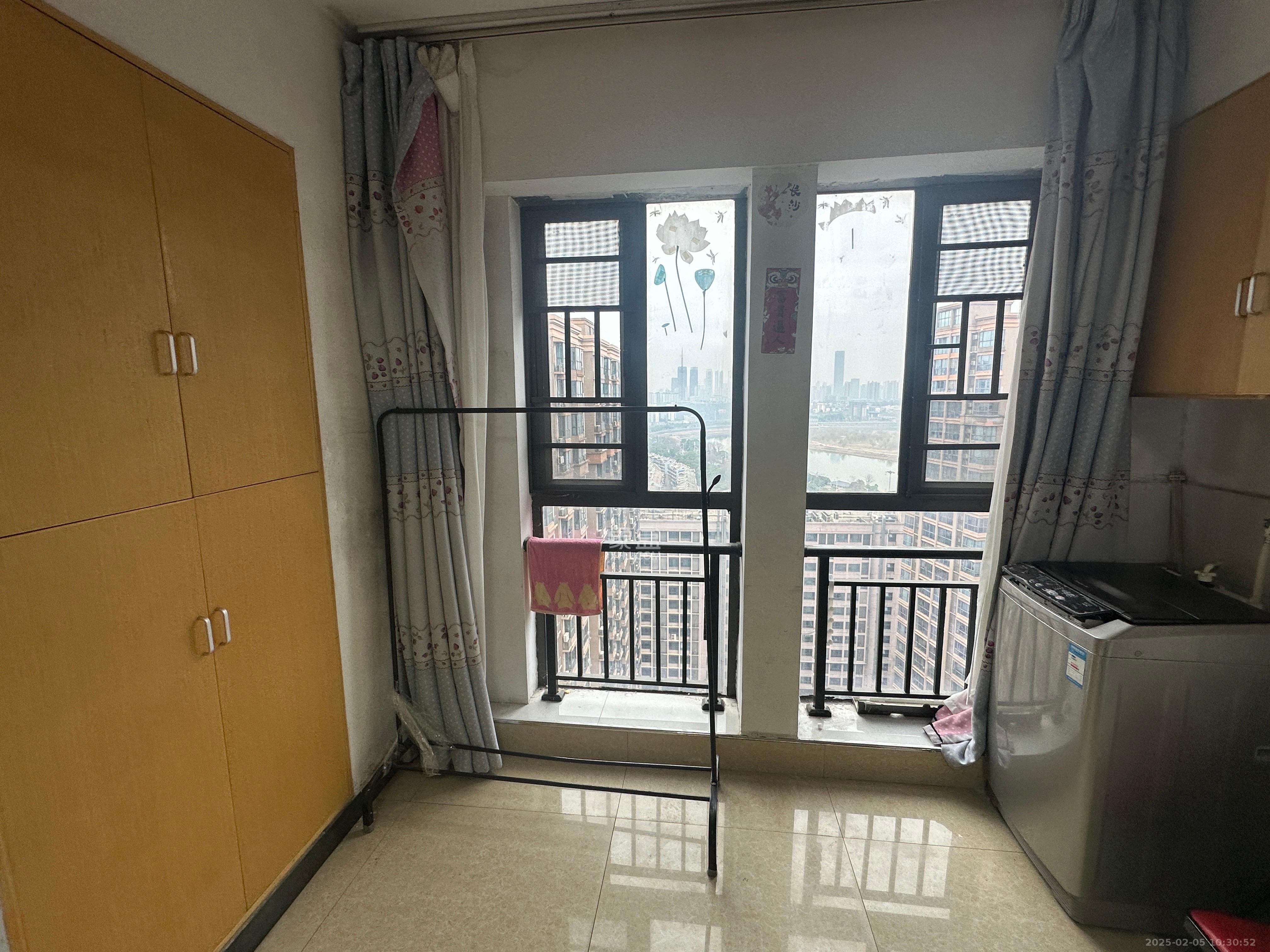 万象凯旋湾 1室1厅1卫 1400.0元/月 万象凯旋湾 1室1厅1卫 1400.0元/月室内图