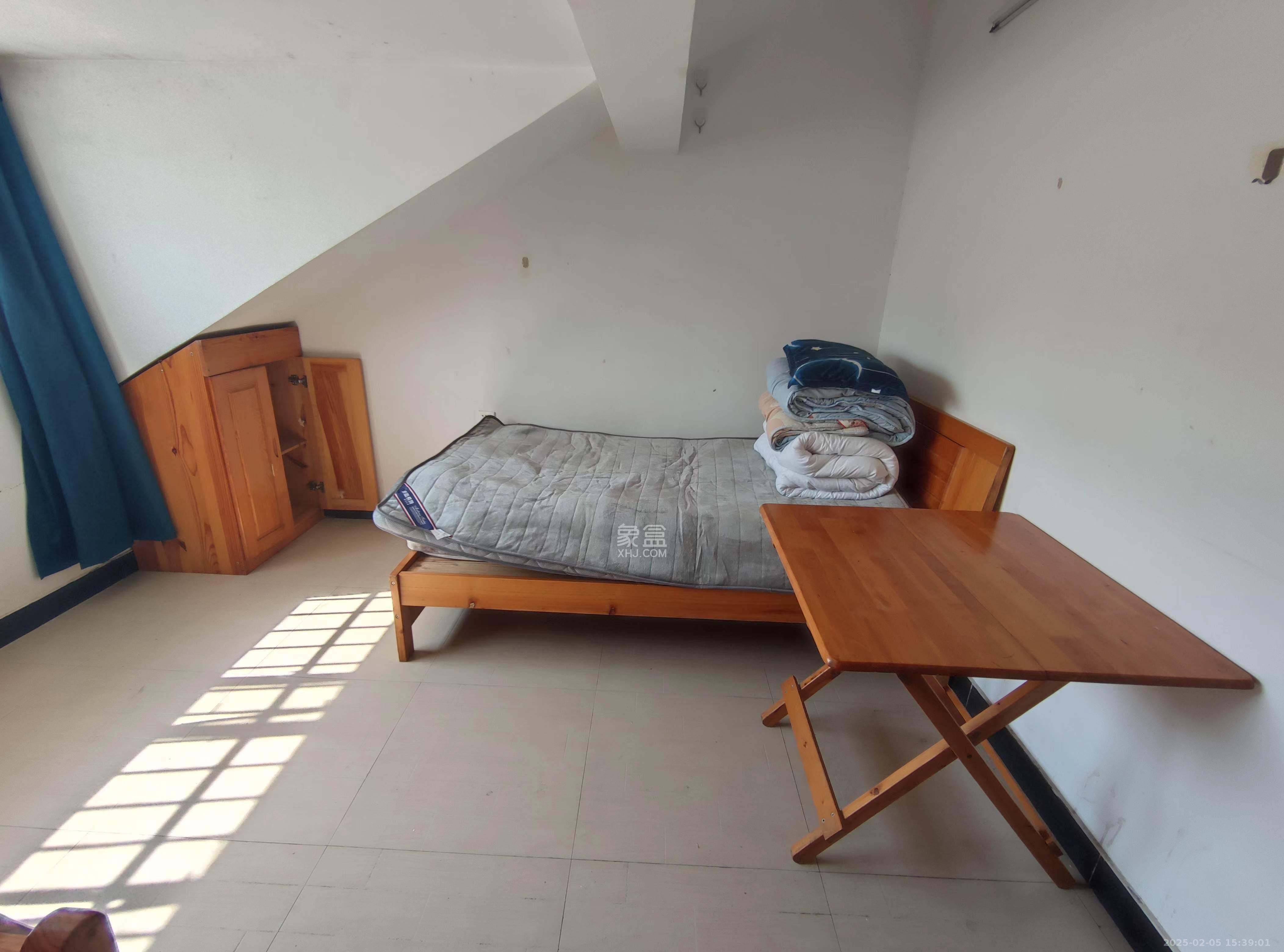 麓谷沐春园 4室3厅1卫 400.0元/月 麓谷沐春园 4室3厅1卫 400.0元/月室内图