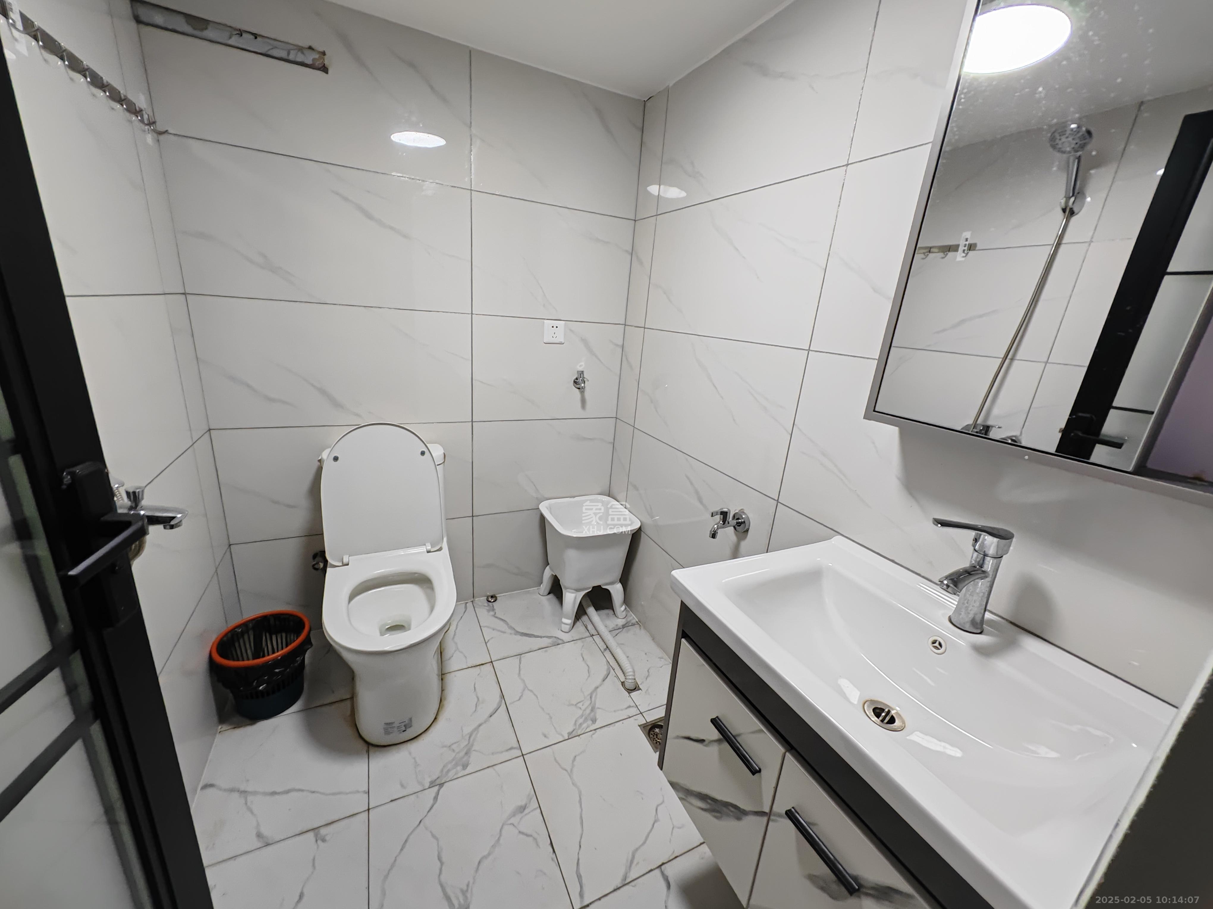 凯旋国际广场 2室1厅1卫 1100.0元/月 凯旋国际广场 2室1厅1卫 1100.0元/月室内图