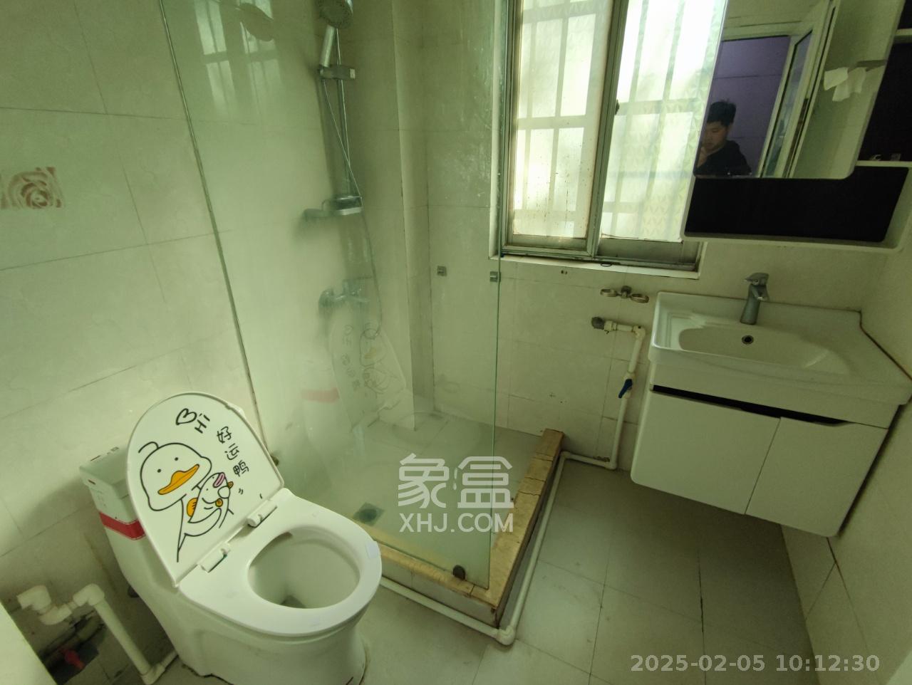 咸嘉新村嘉明苑 3室2厅2卫 2300.0元/月 咸嘉新村嘉明苑 3室2厅2卫 2300.0元/月室内图