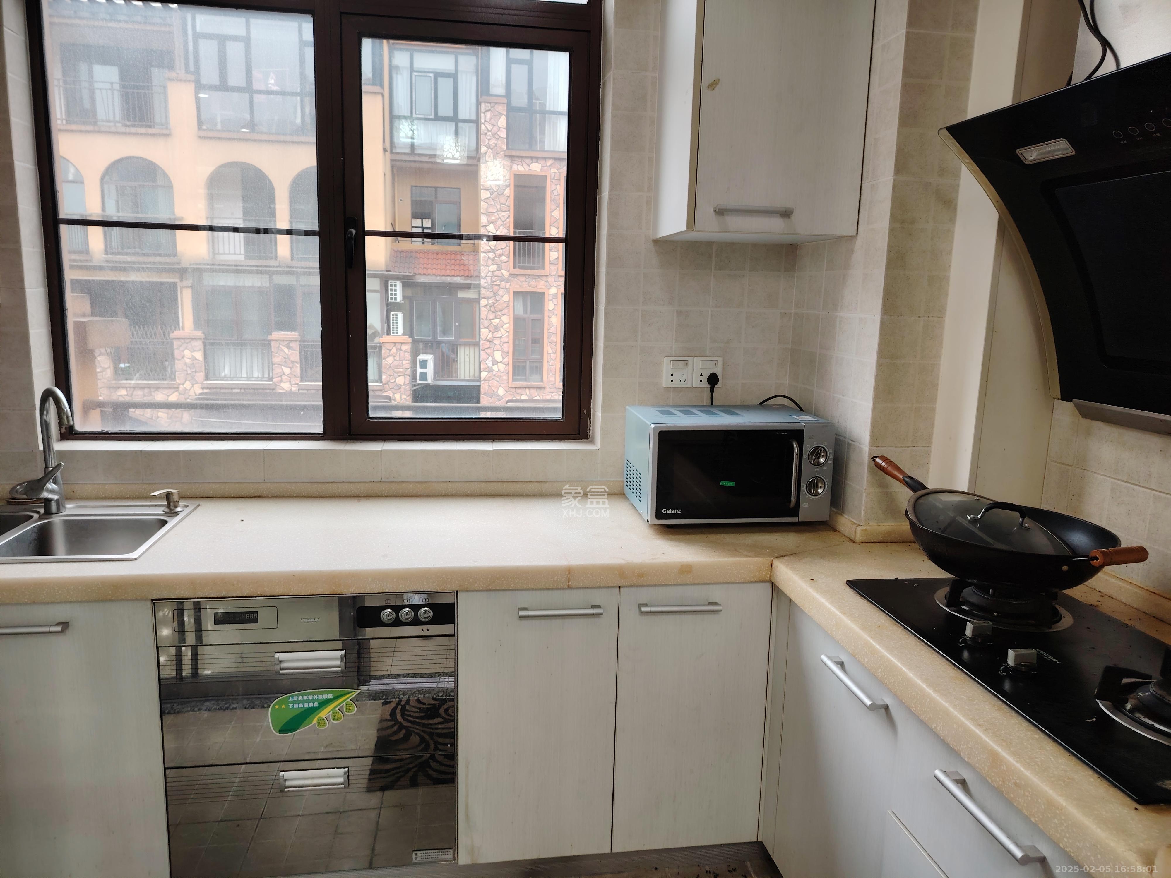 幸福考拉 1室2厅1卫 2400.0元/月 幸福考拉 1室2厅1卫 2400.0元/月室内图