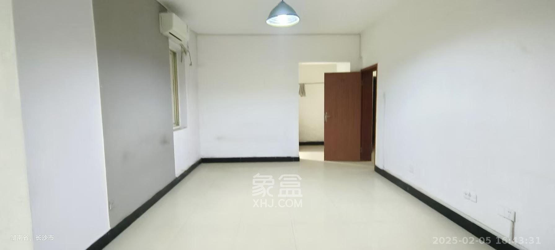景上鑫苑  4室2廳2衛(wèi)   1800.00元/月室內(nèi)圖