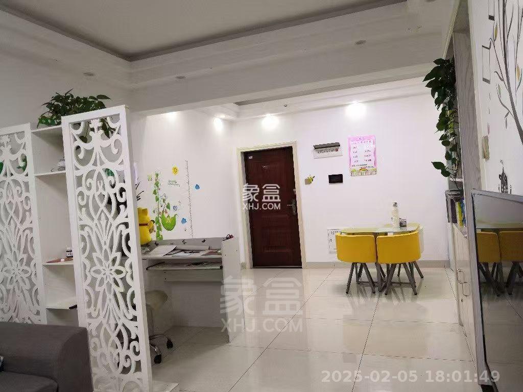 庐山春天 1室2厅1卫 1700.0元/月 庐山春天 1室2厅1卫 1700.0元/月室内图