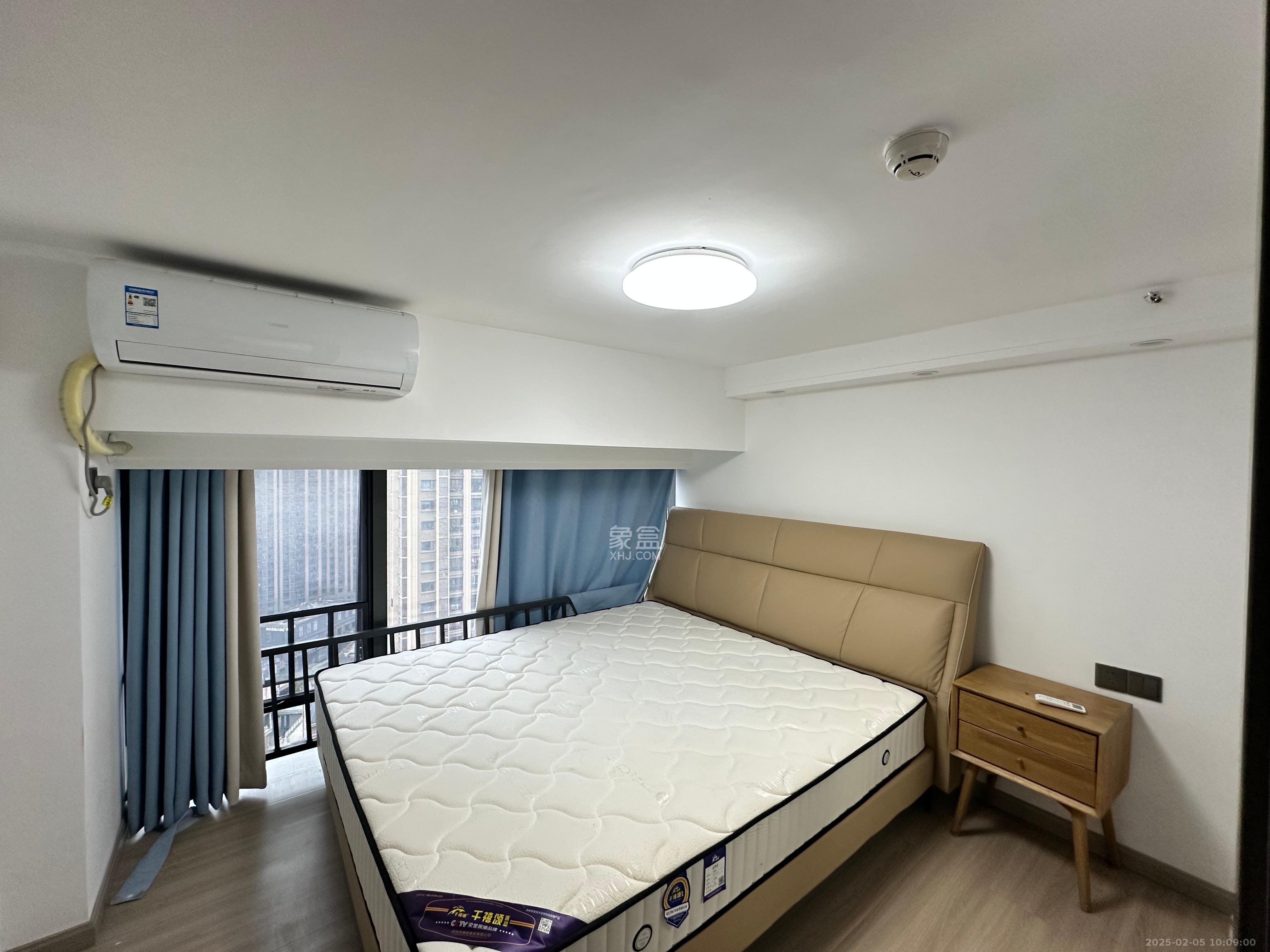 龙湖铂金岛 2室1厅1卫 2400.0元/月 龙湖铂金岛 2室1厅1卫 2400.0元/月室内图