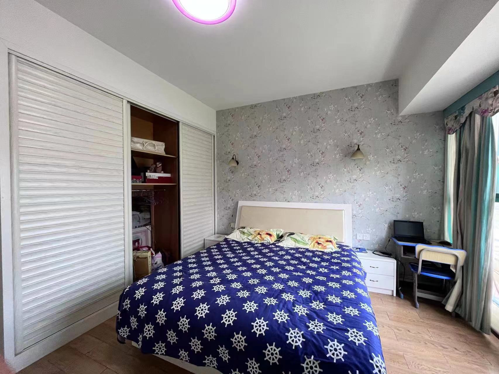 家和兴苑  3室2厅2卫    54.0万 家和兴苑  3室2厅2卫    54.0万客厅