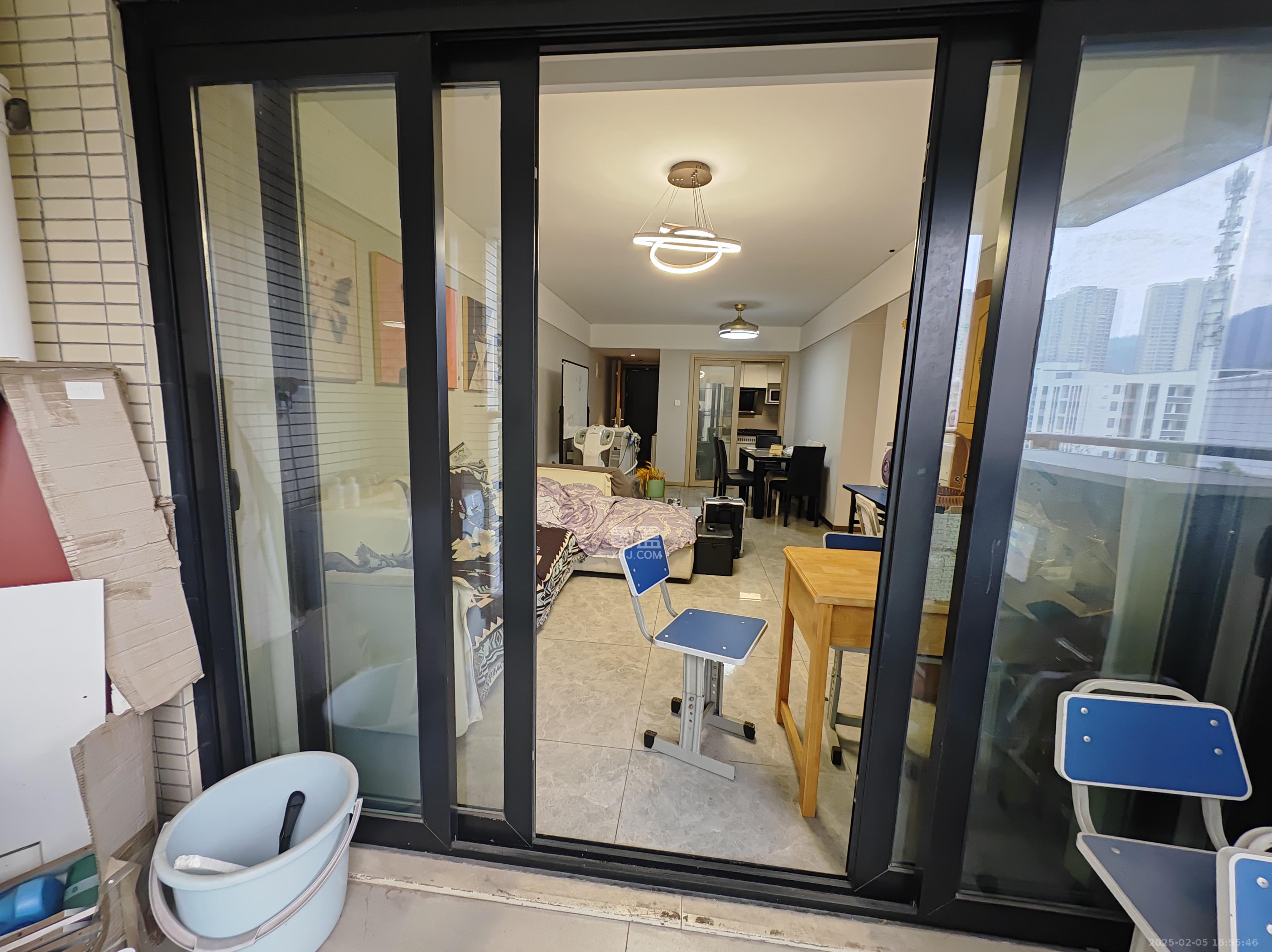 时代年华  3室2厅2卫    2000.0元/月室内图