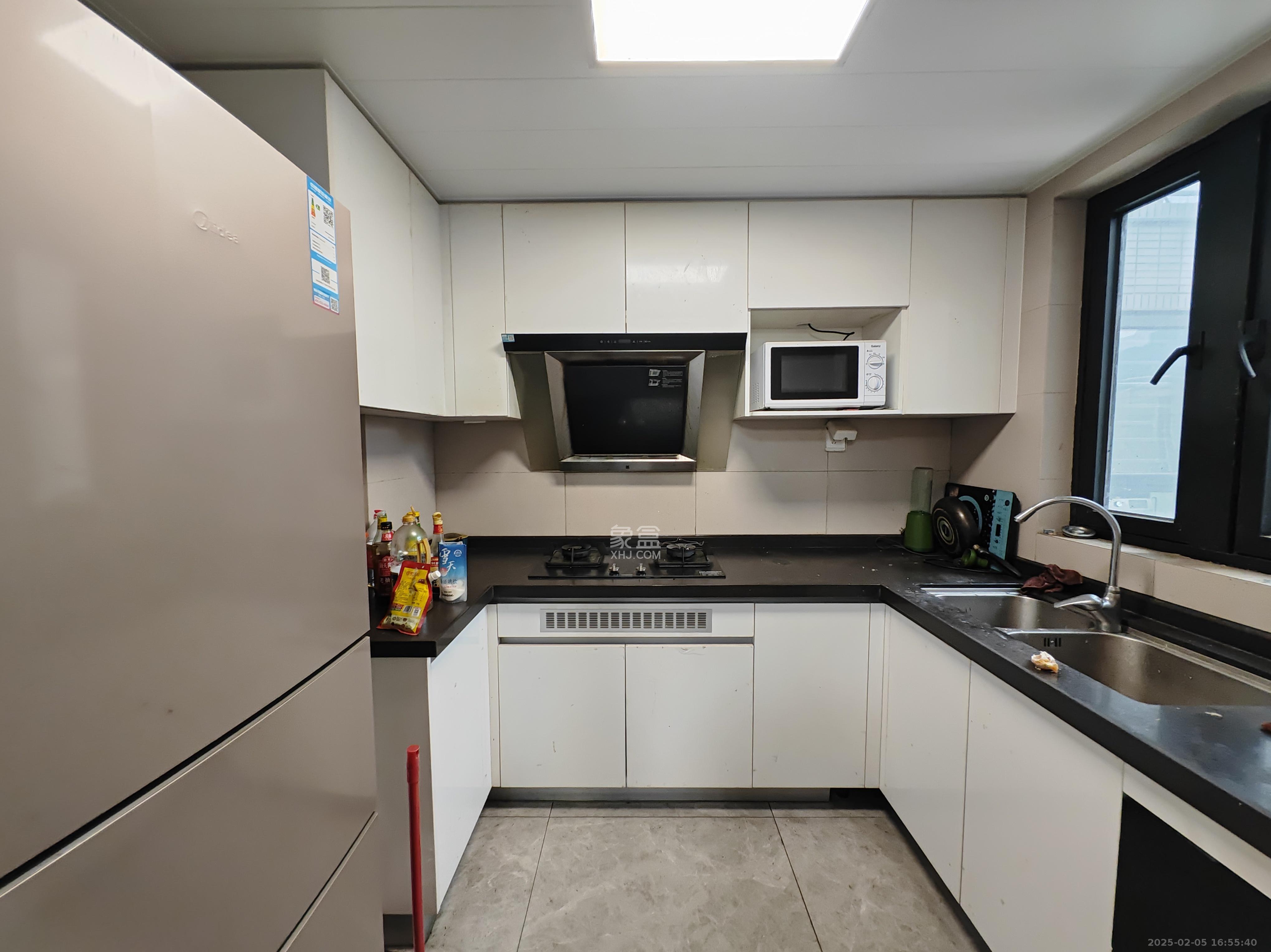 时代年华 3室2厅2卫 2000.0元/月 时代年华 3室2厅2卫 2000.0元/月室内图