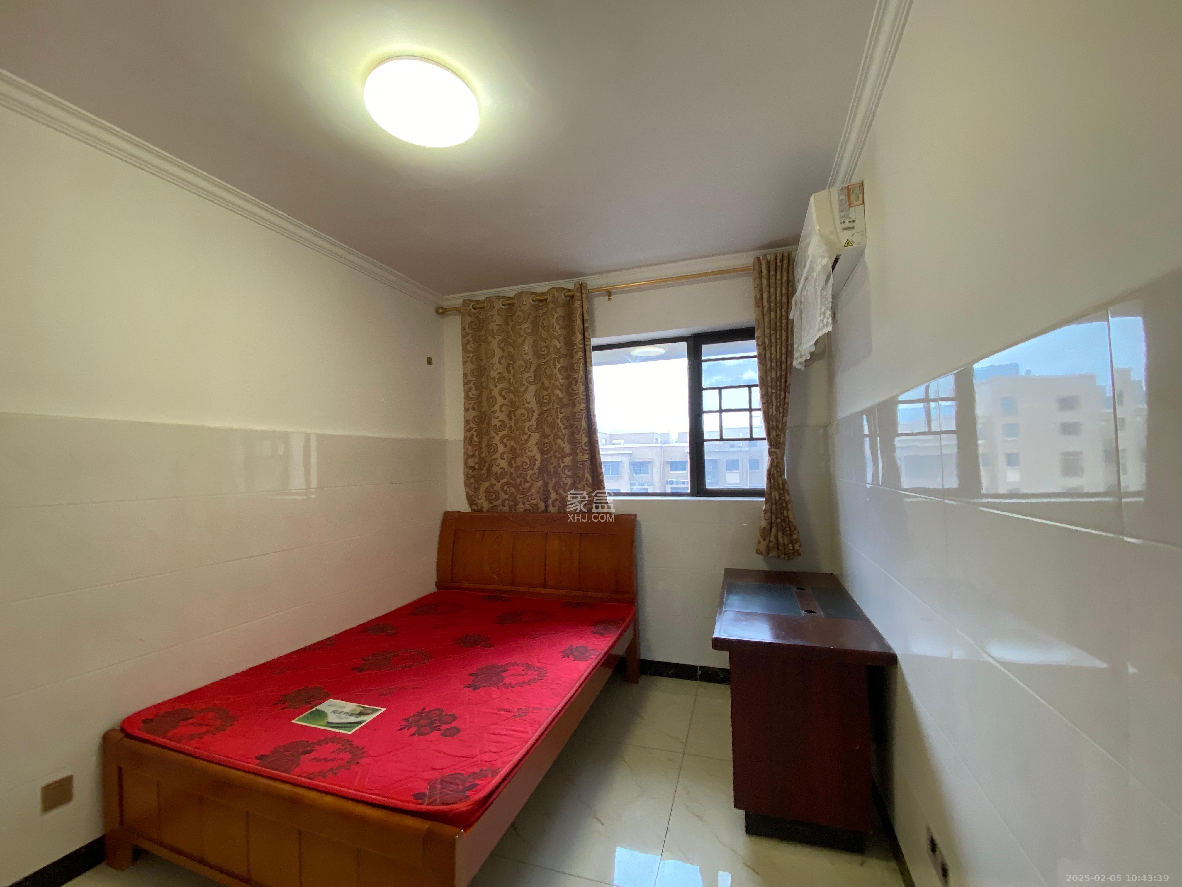 东岸梅园小区 2室2厅1卫 1800.0元/月 东岸梅园小区 2室2厅1卫 1800.0元/月室内图