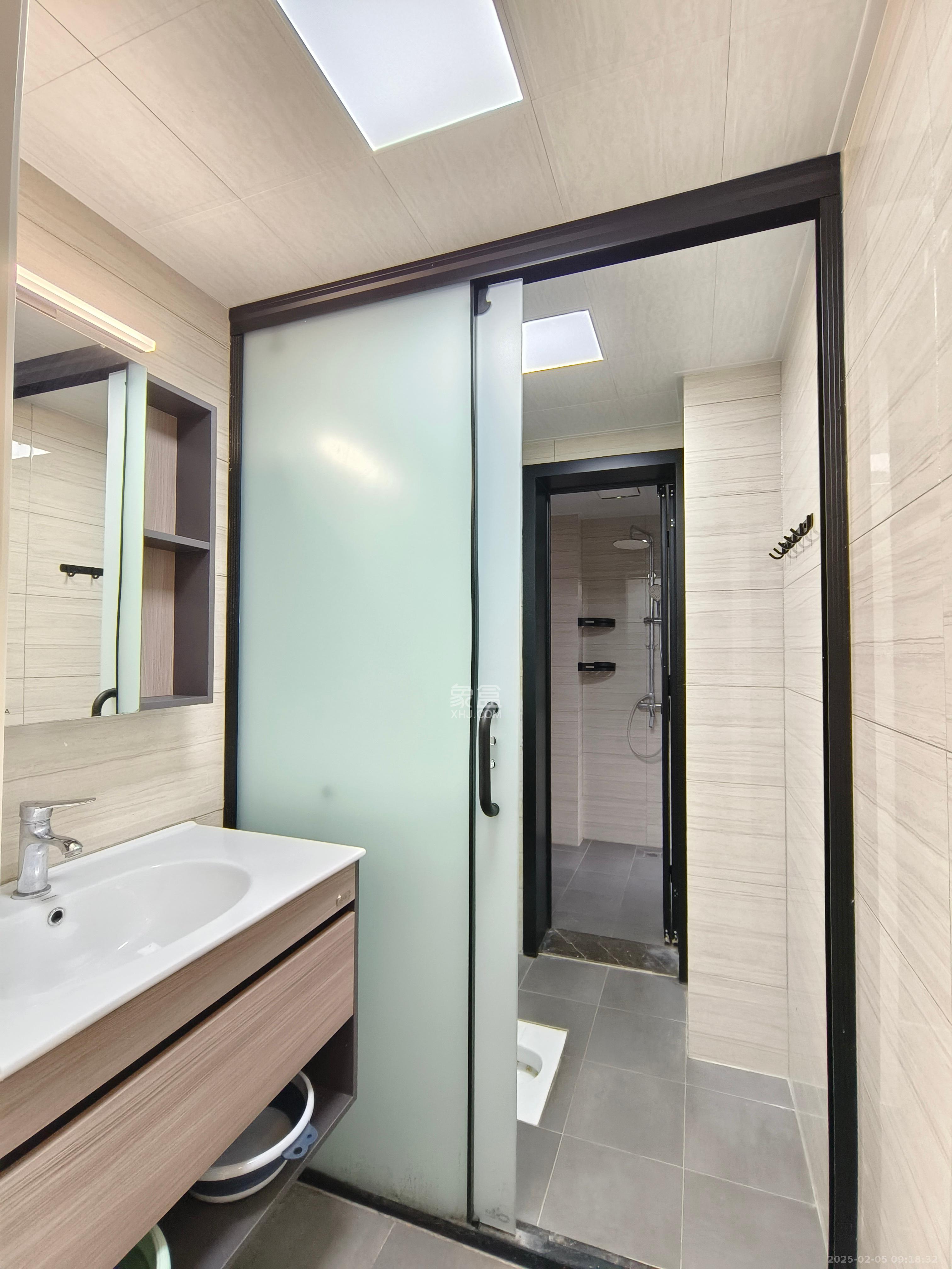 南山雍江汇(滨江国际新城) 3室2厅2卫 3300.0元/月 南山雍江汇(滨江国际新城) 3室2厅2卫 3300.0元/月室内图