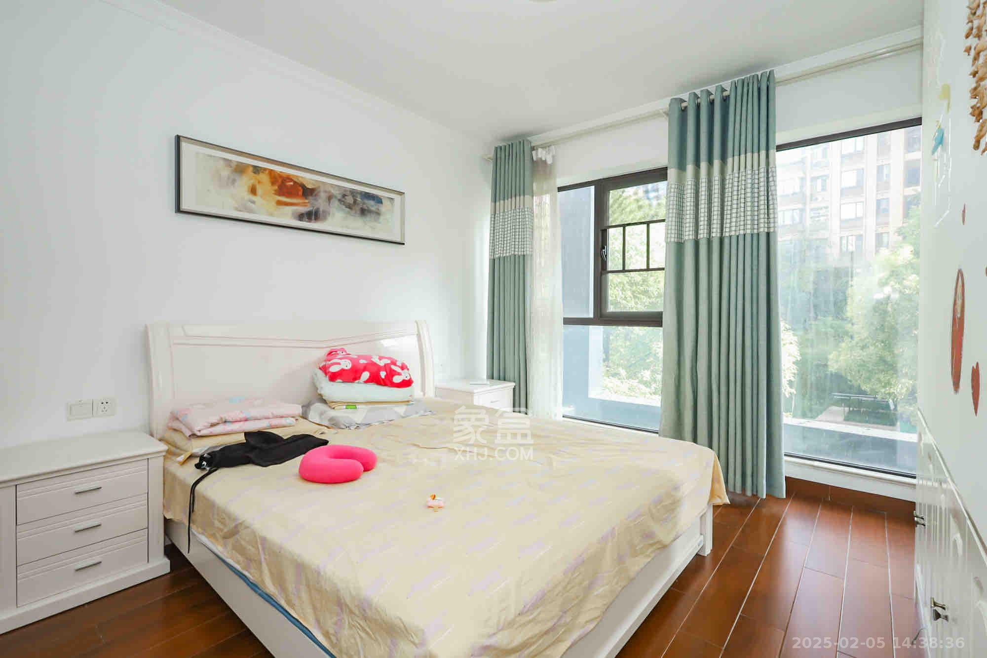 世茂铂翠湾二期  5室2厅3卫    4500.0元/月 世茂铂翠湾二期  5室2厅3卫    4500.0元/月室内图