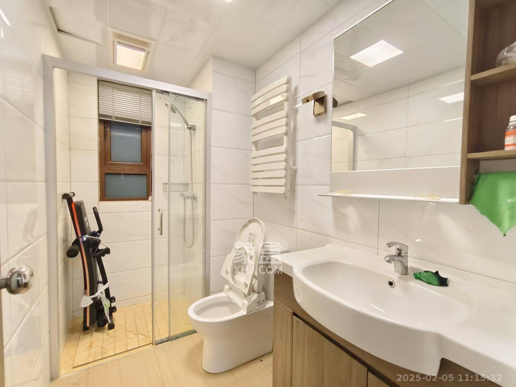 碧桂园星城首府  3室2厅2卫    2800.0元/月 碧桂园星城首府  3室2厅2卫    2800.0元/月室内图1