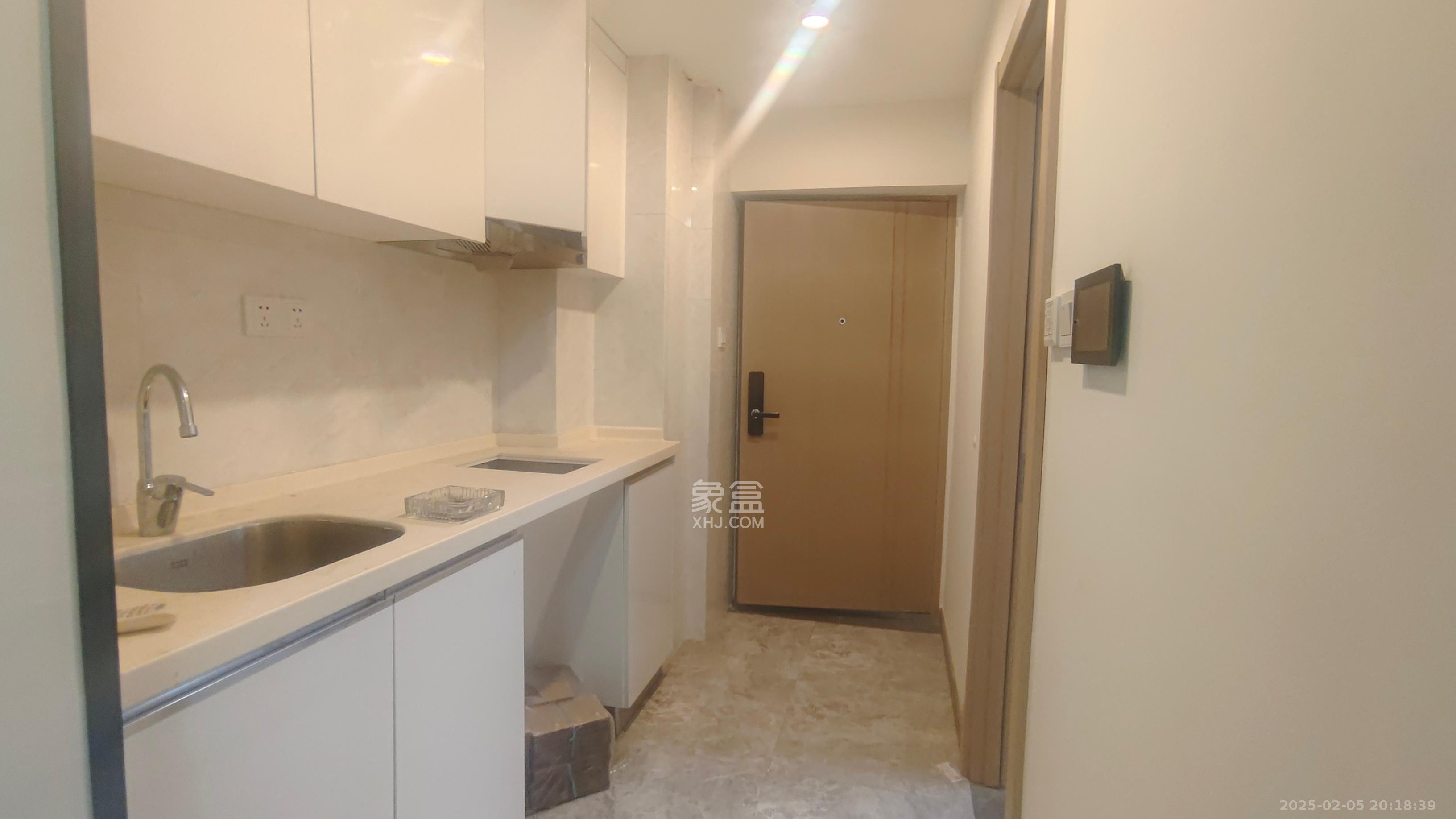 卓越浅水湾  1室1厅1卫   1600.00元/月室内图
