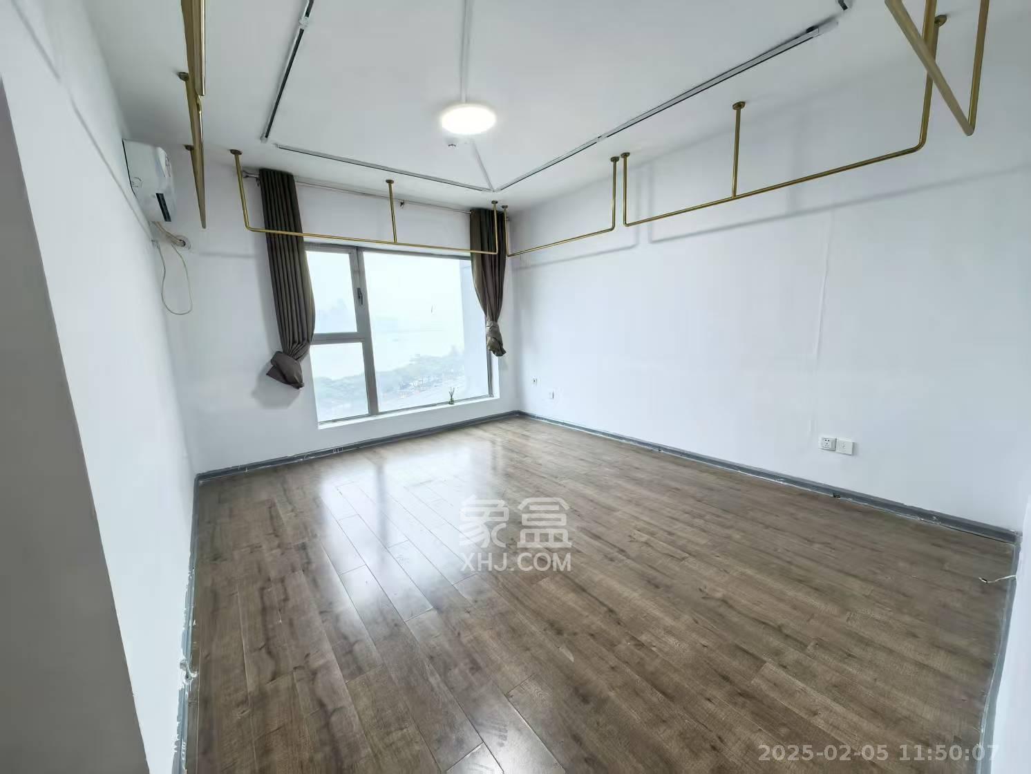 潮宗御苑 4室2厅2卫 7800.0元/月 潮宗御苑 4室2厅2卫 7800.0元/月室内图