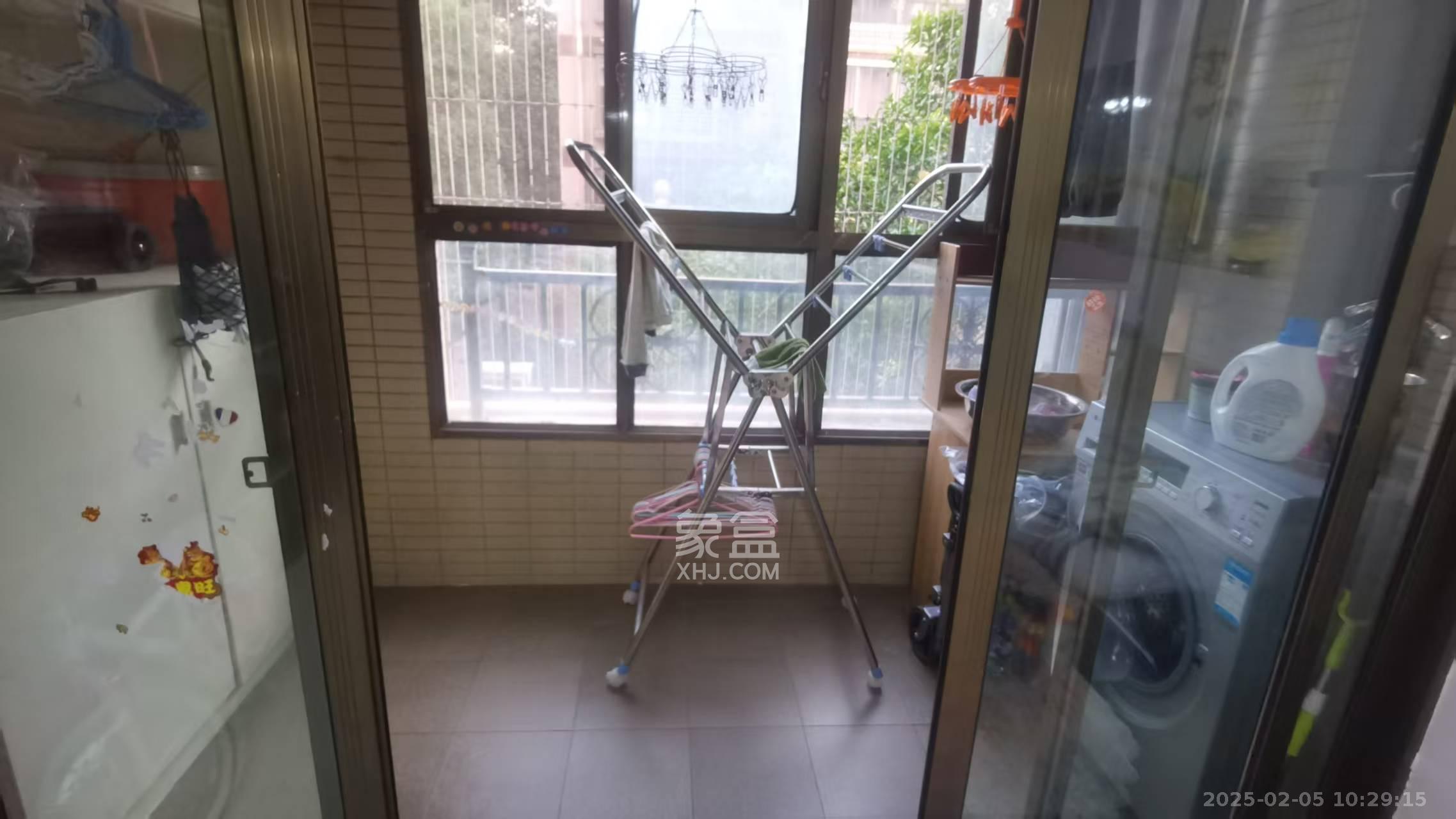 江山帝景雅典  3室2厅1卫    1800.0元/月 江山帝景雅典  3室2厅1卫    1800.0元/月室内图