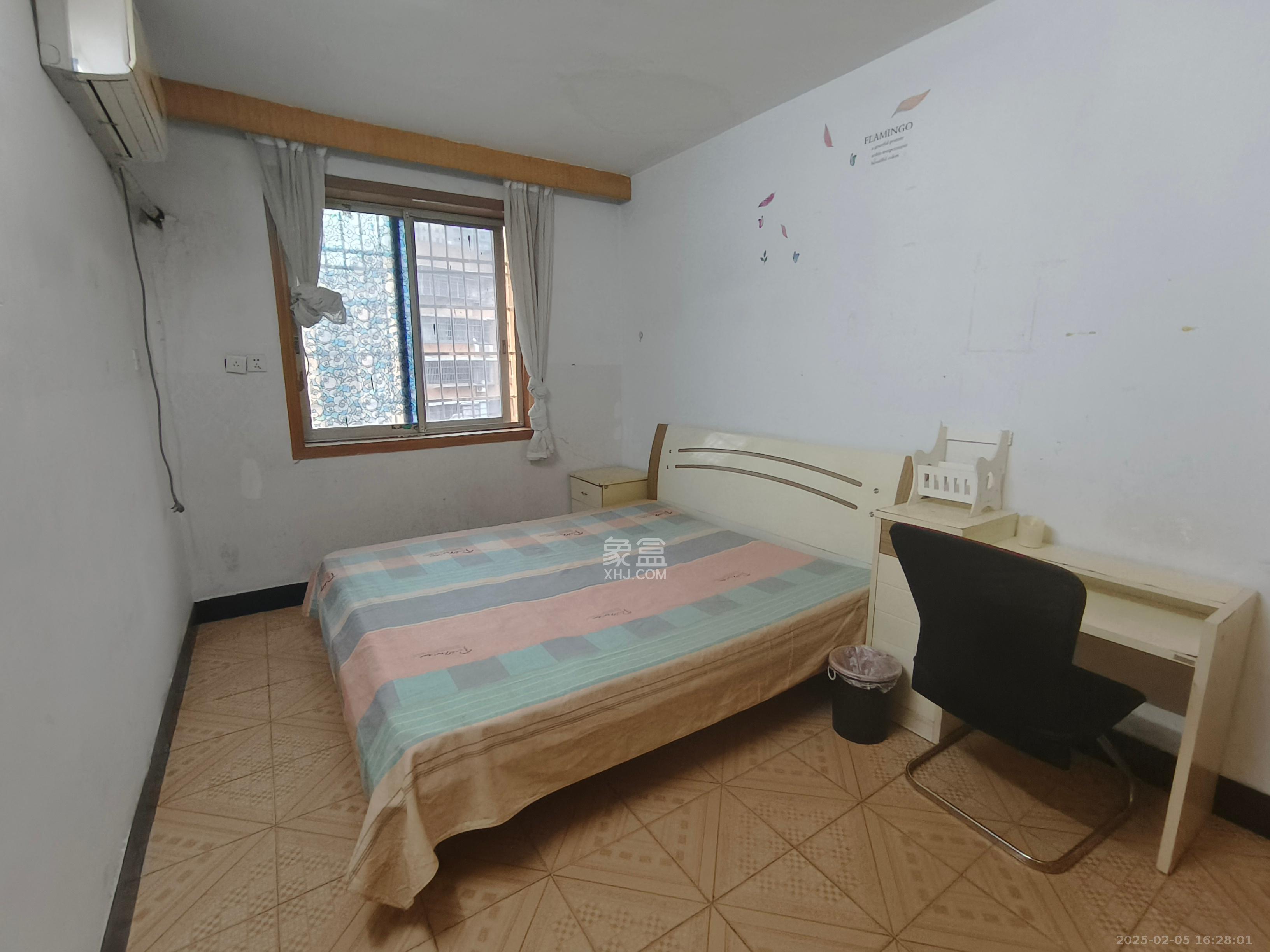 开发公司宿舍 3室1厅1卫 1600.0元/月 开发公司宿舍 3室1厅1卫 1600.0元/月室内图