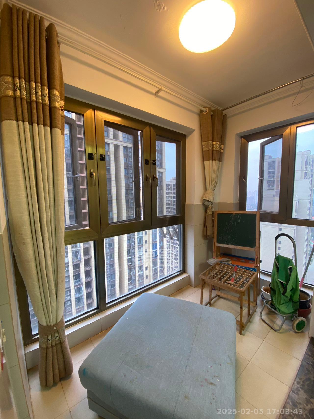 保利城(中航城国际社区、郡原美村) 4室2厅1卫 2000.0元/月 保利城(中航城国际社区、郡原美村) 4室2厅1卫 2000.0元/月室内图