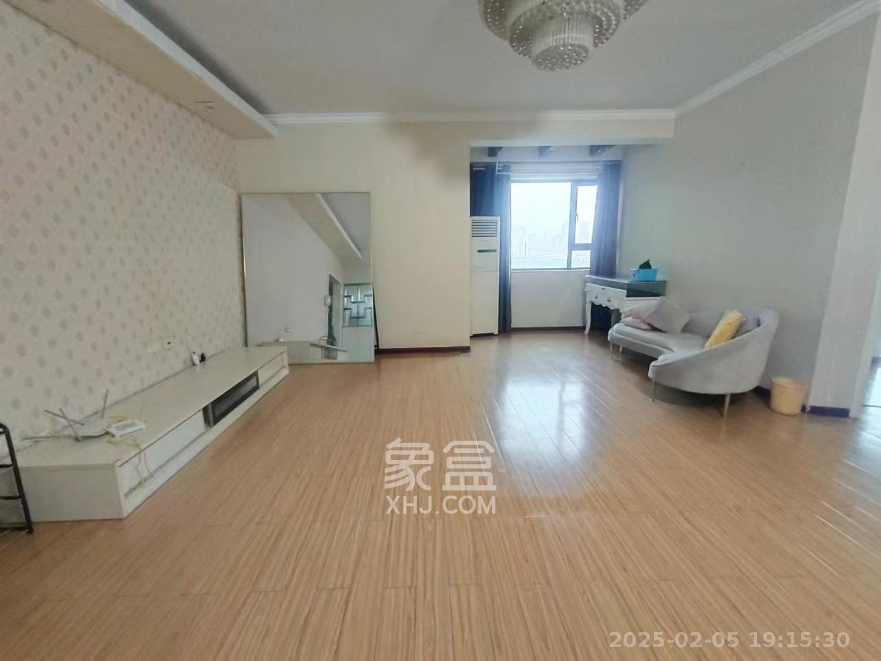 金色华庭 3室2厅1卫 3500.0元/月 金色华庭 3室2厅1卫 3500.0元/月室内图