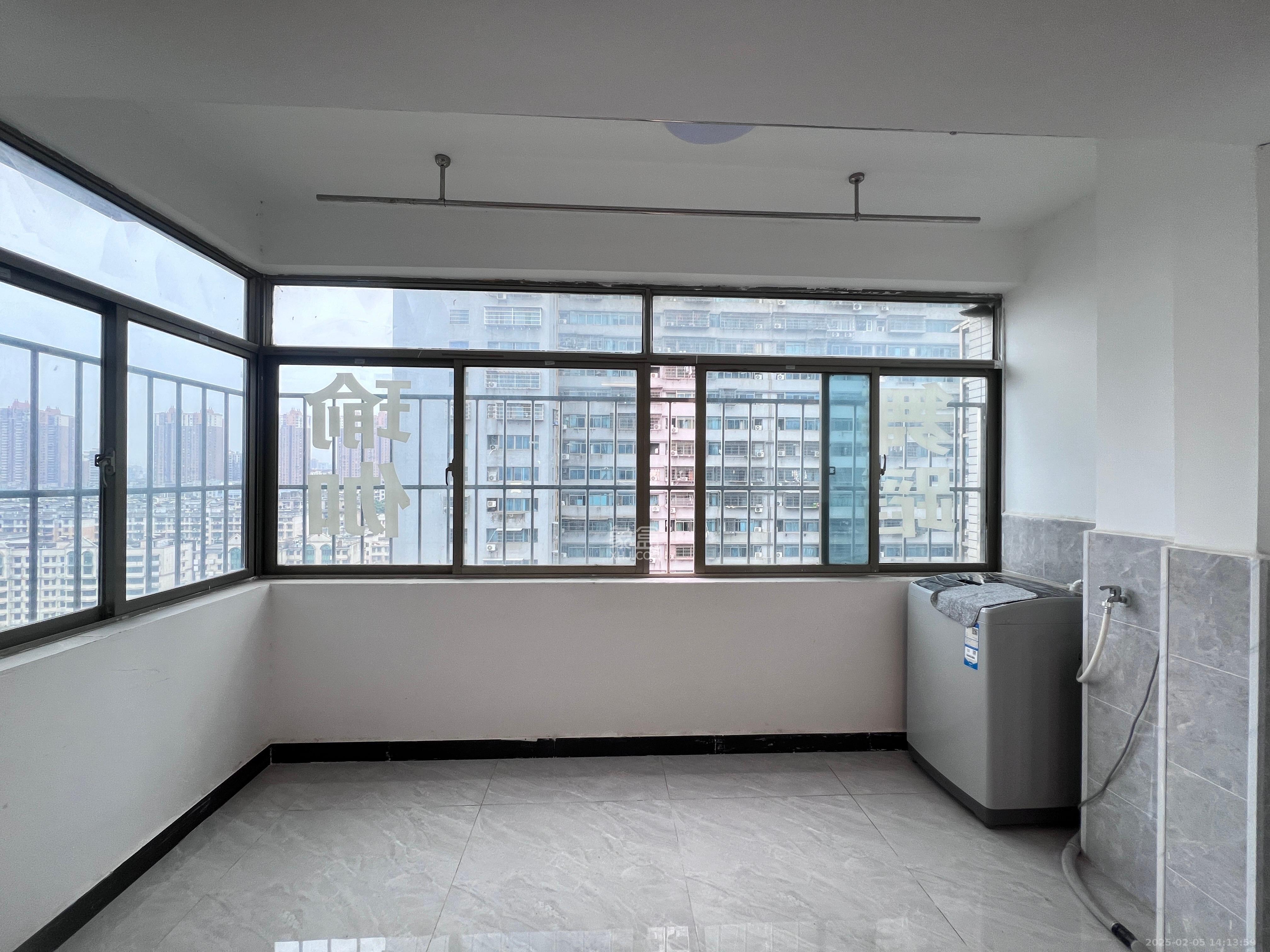 香颂国际  2室2厅1卫    2300.0元/月 香颂国际  2室2厅1卫    2300.0元/月室内图